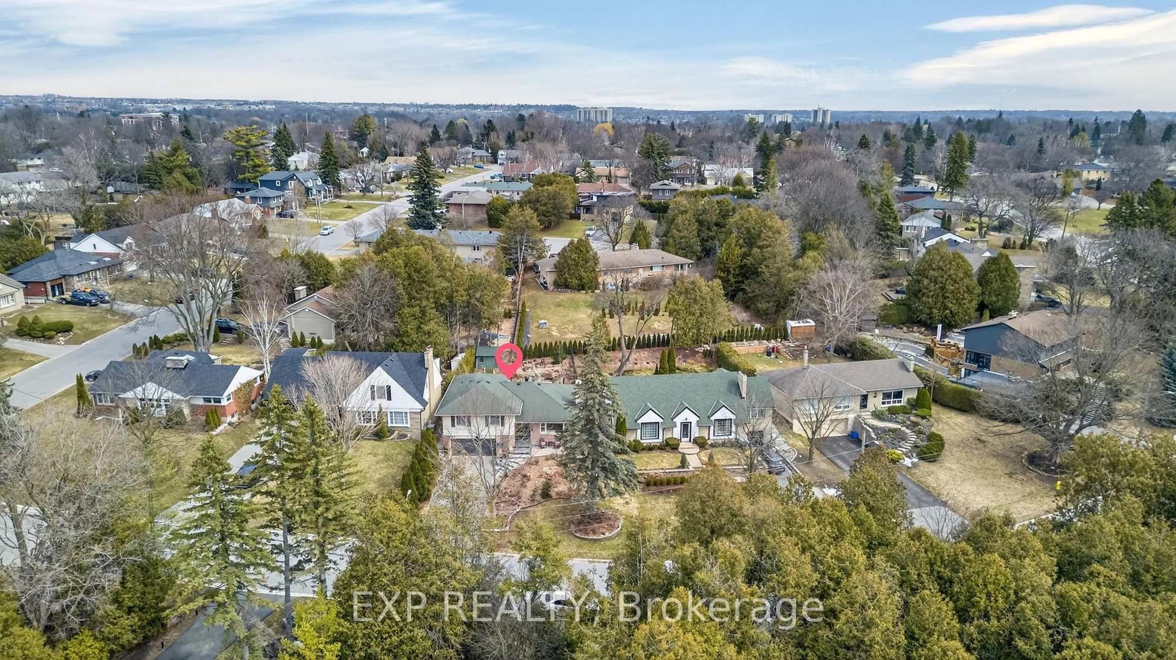 A pic from outside/outdoor area/front of a property/back of a property/a pic from drone, unknown for 230 Glenwood Cres, Oshawa Ontario L1G 3B1