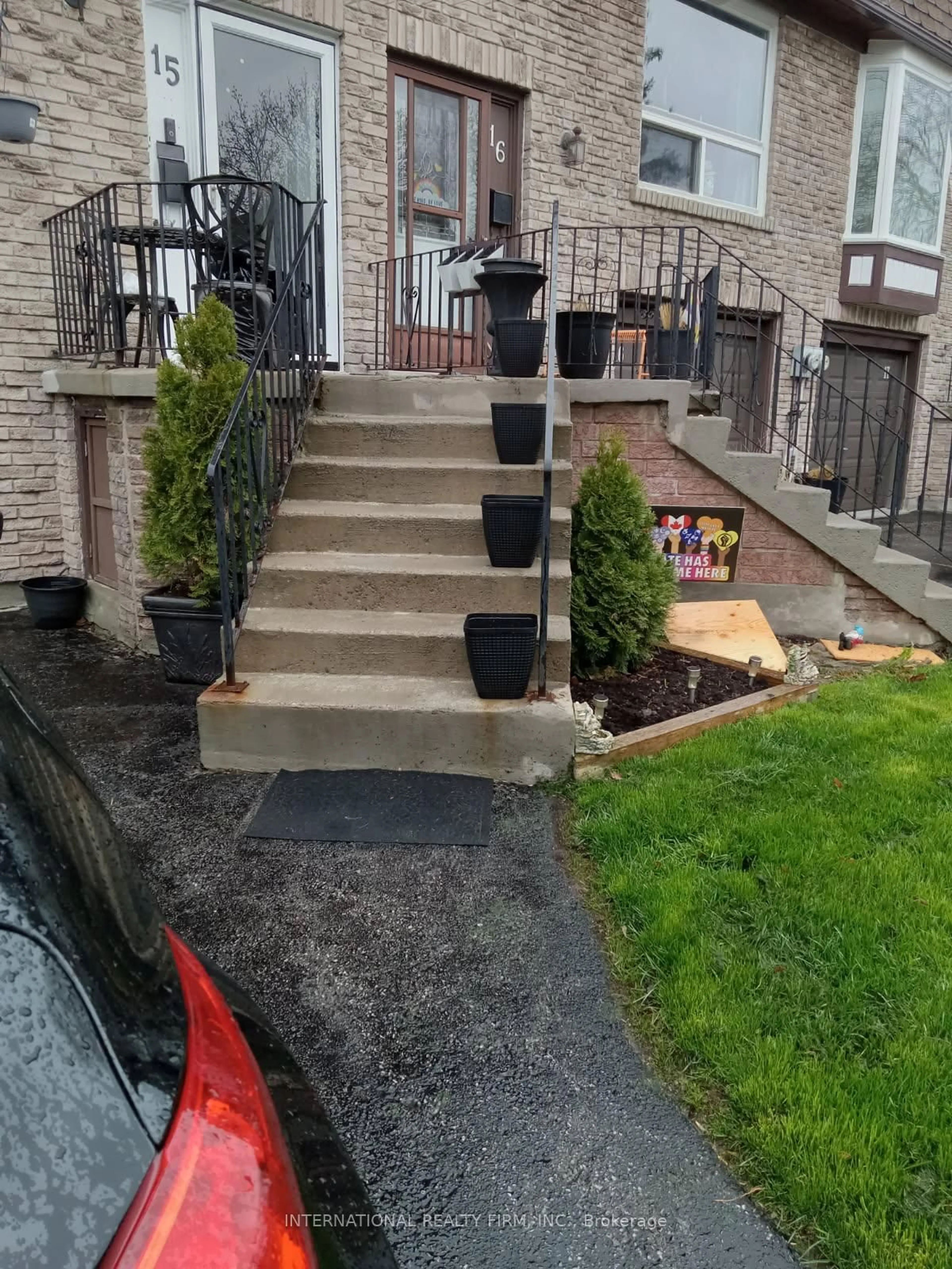Patio, street for 222 Pearson St #15, Oshawa Ontario L1G 7C6