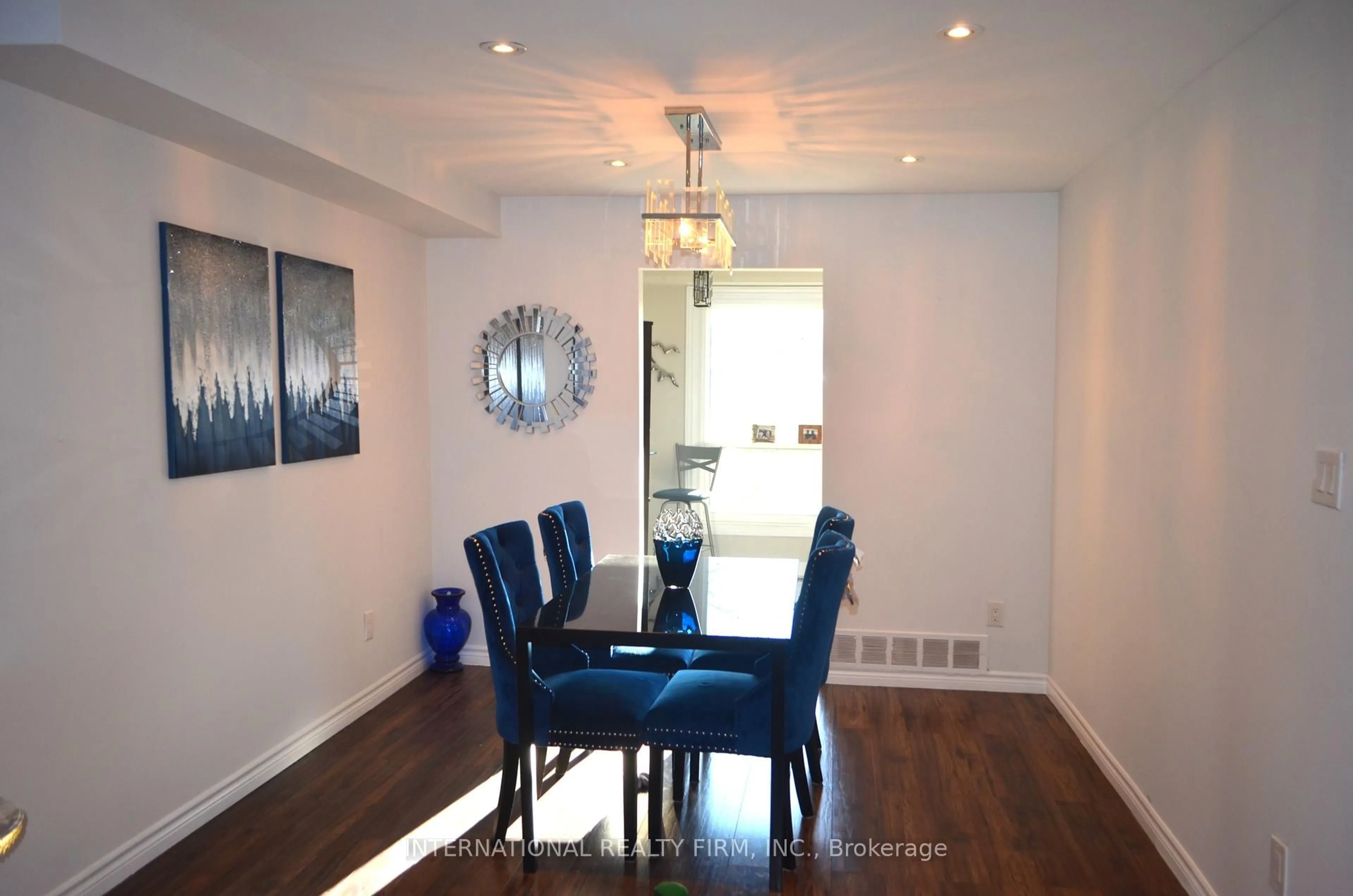 Dining room, wood/laminate floor for 222 Pearson St #15, Oshawa Ontario L1G 7C6