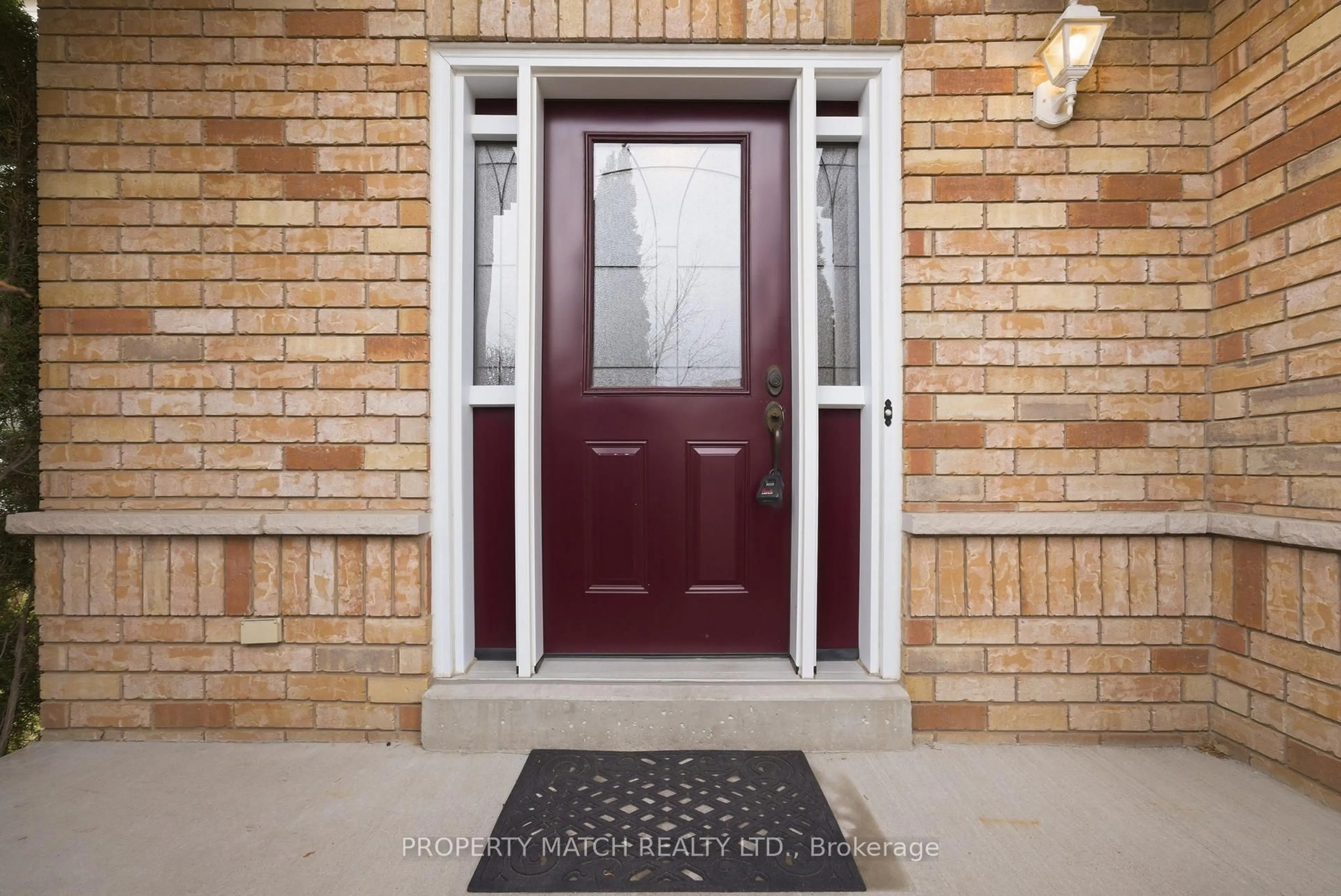 Indoor entryway for 680 Ormond Dr, Oshawa Ontario L1K 2R9