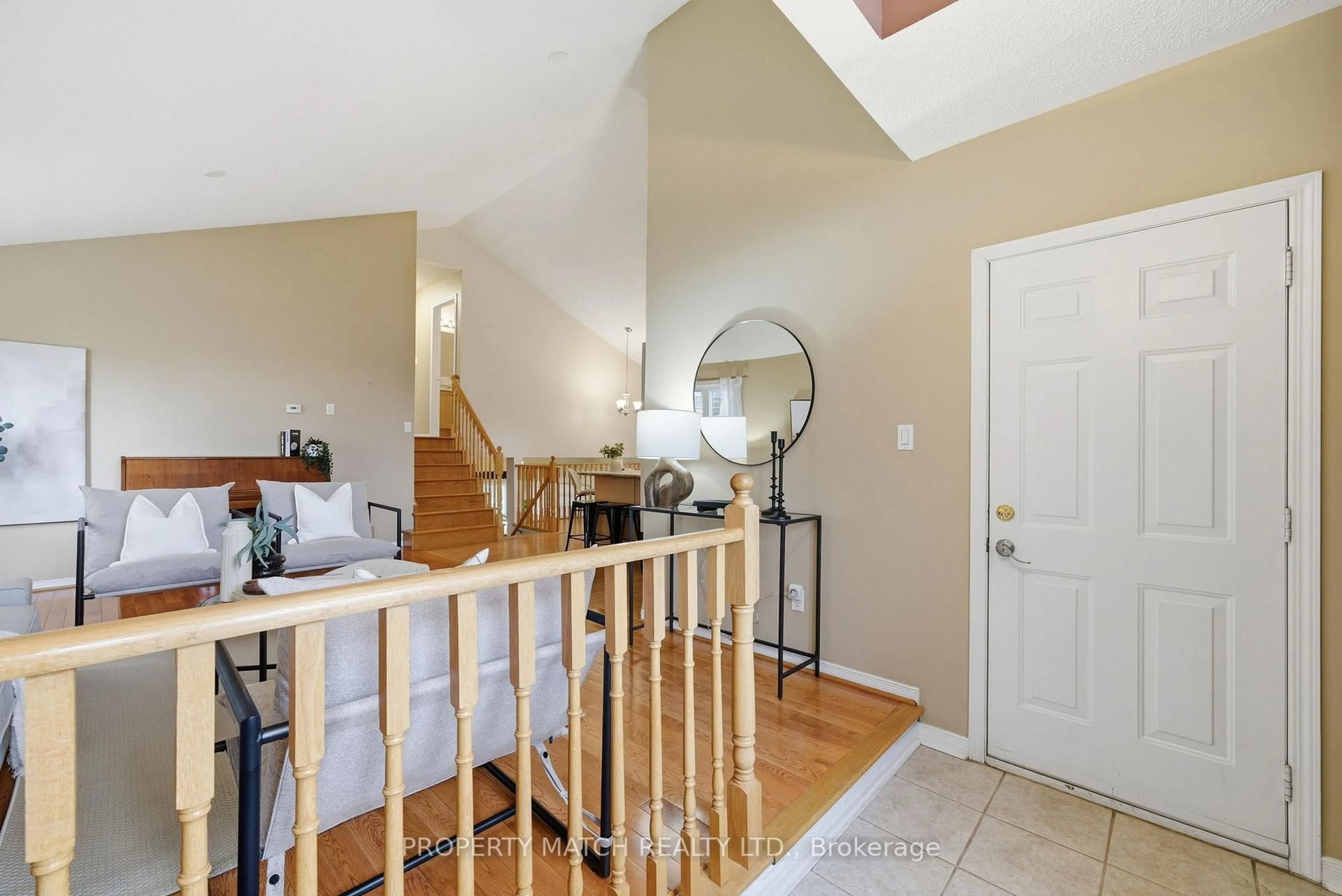 Indoor entryway for 680 Ormond Dr, Oshawa Ontario L1K 2R9