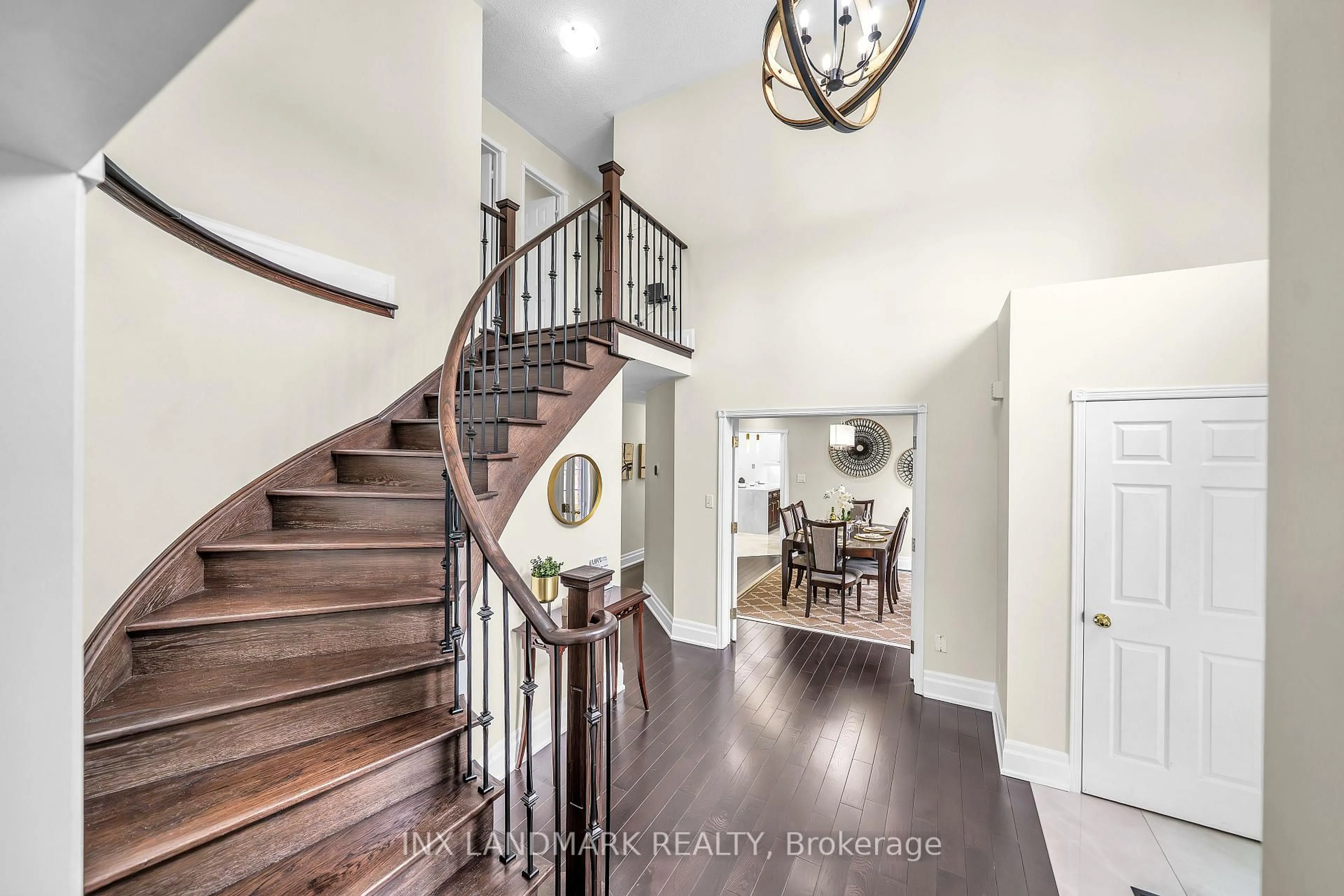 Indoor entryway for 16 Bancroft Cres, Whitby Ontario L1R 2E6