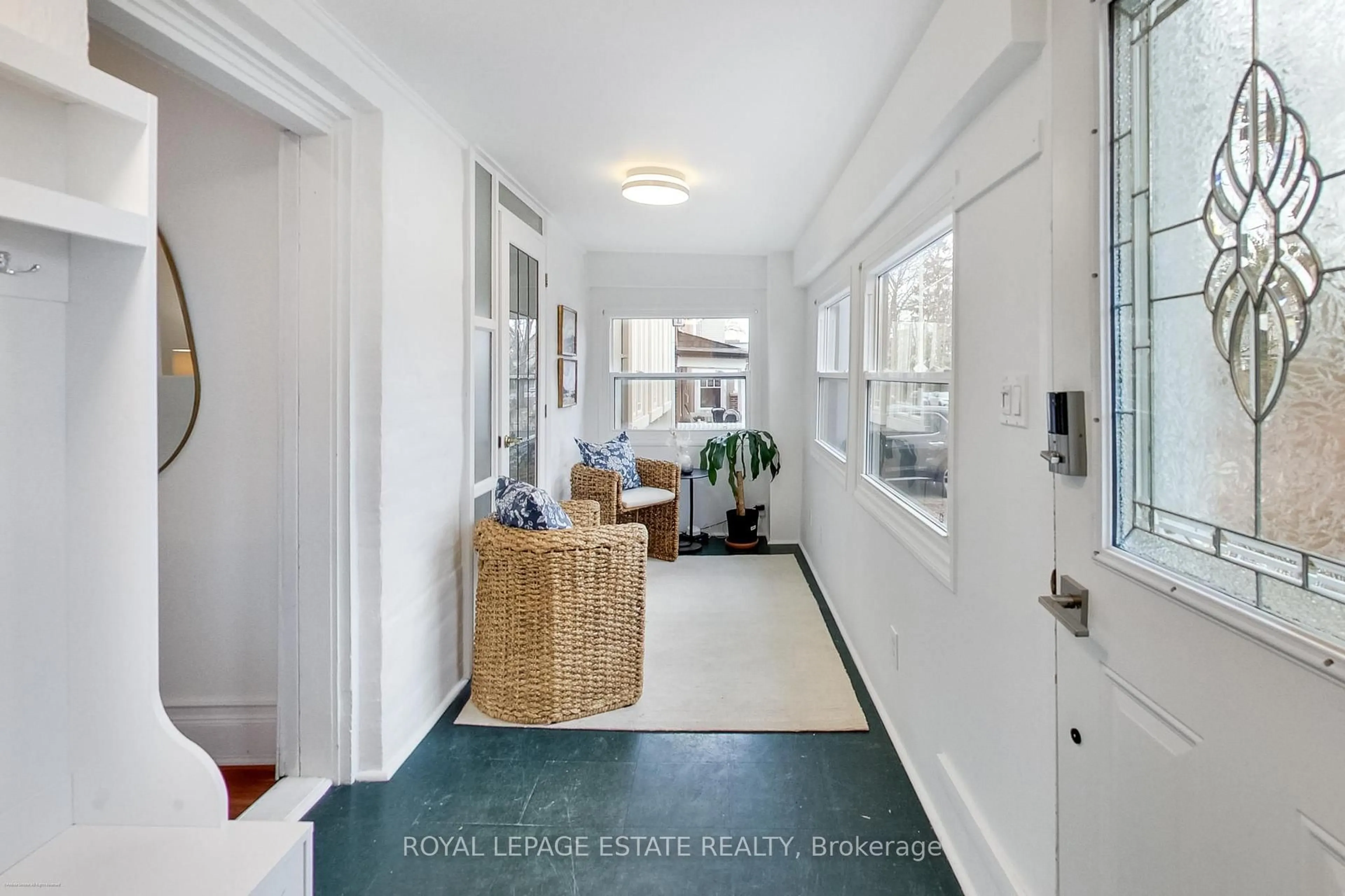 Indoor entryway for 116 Hannaford St, Toronto Ontario M4E 3H1