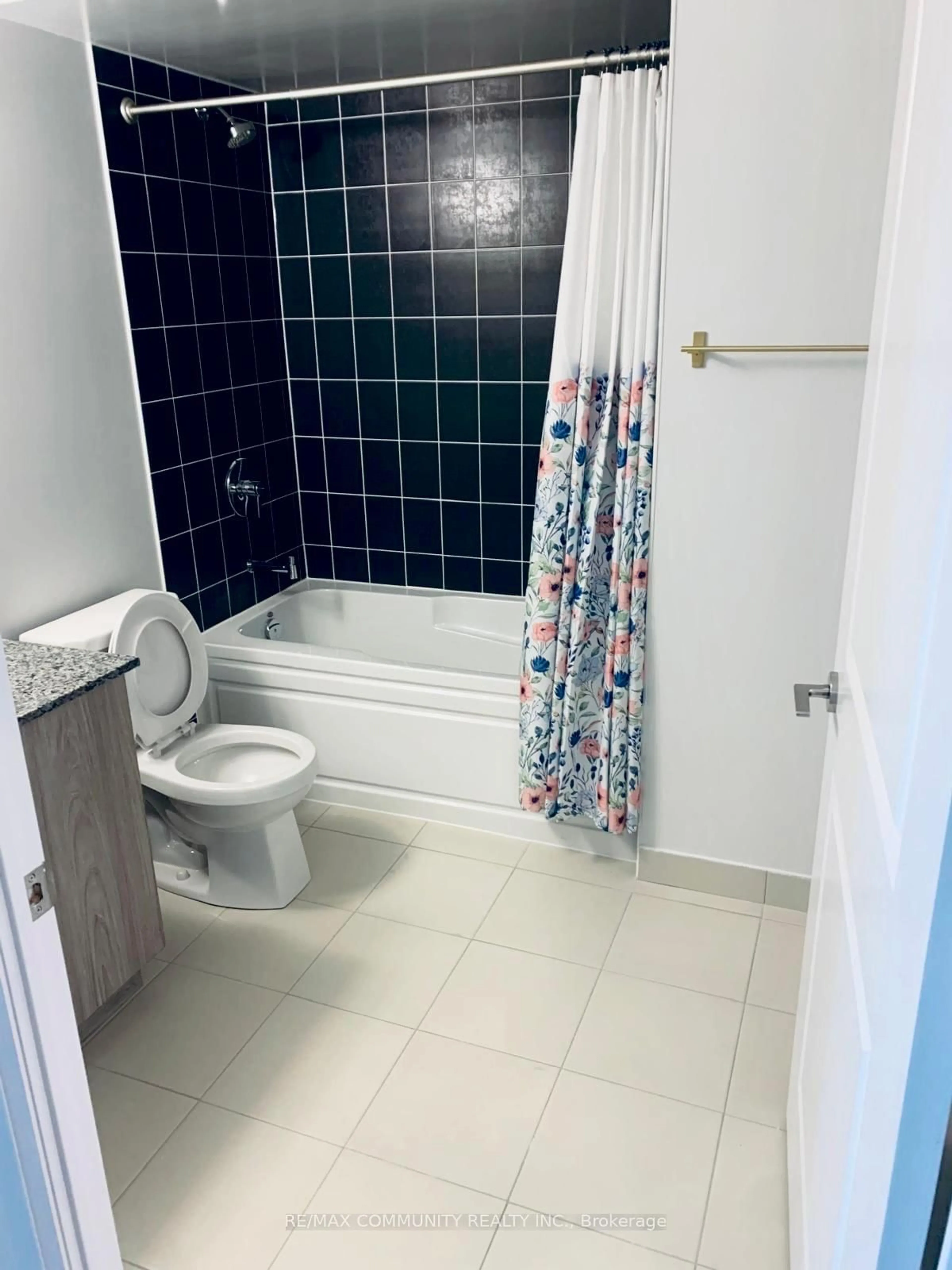 Standard bathroom, unknown for 20 Meadowglen Pl #1408, Toronto Ontario M1G 0A9