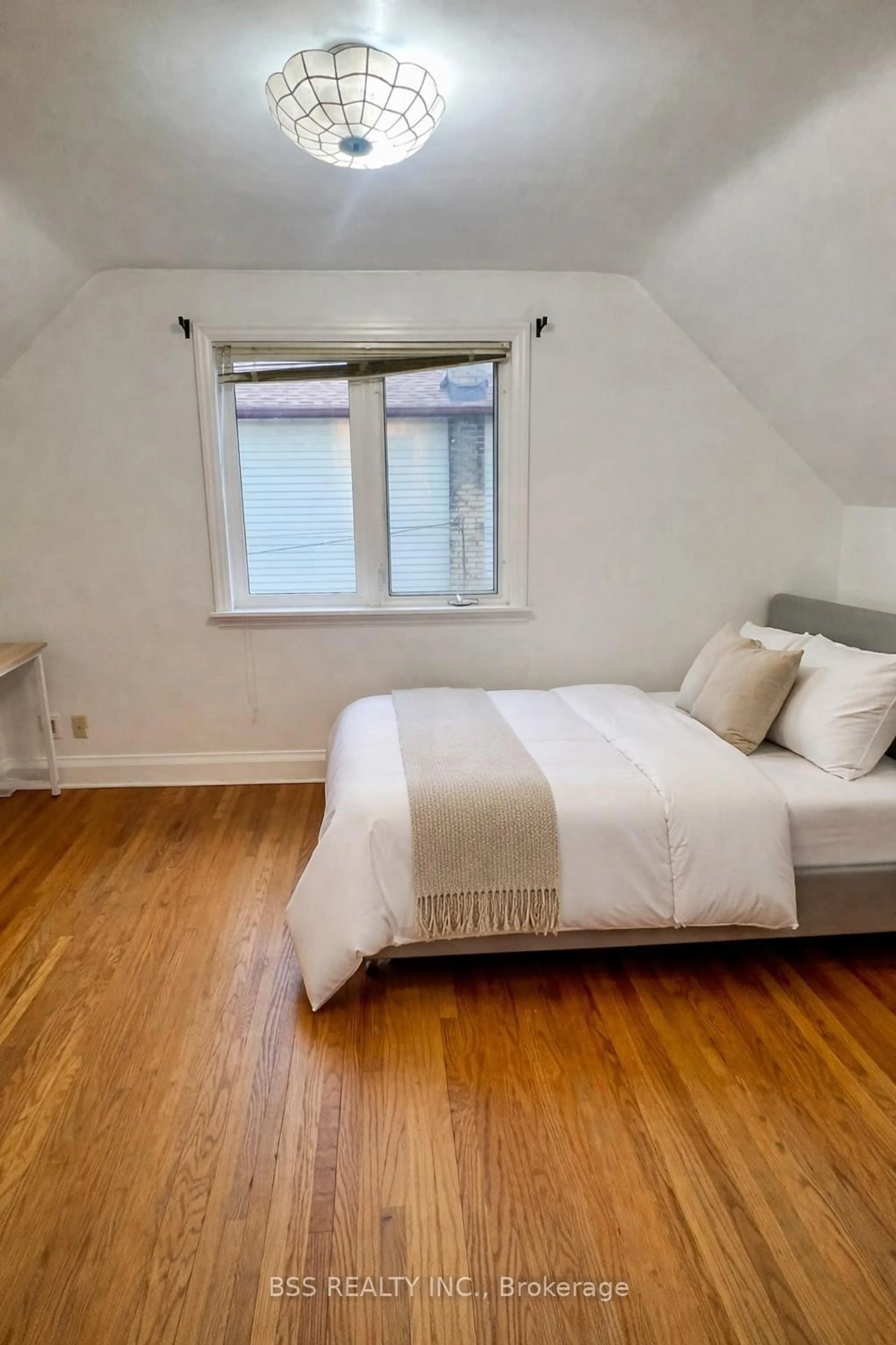 A pic of a room for 71 Scarborough Heights Blvd, Toronto Ontario M1M 2V5