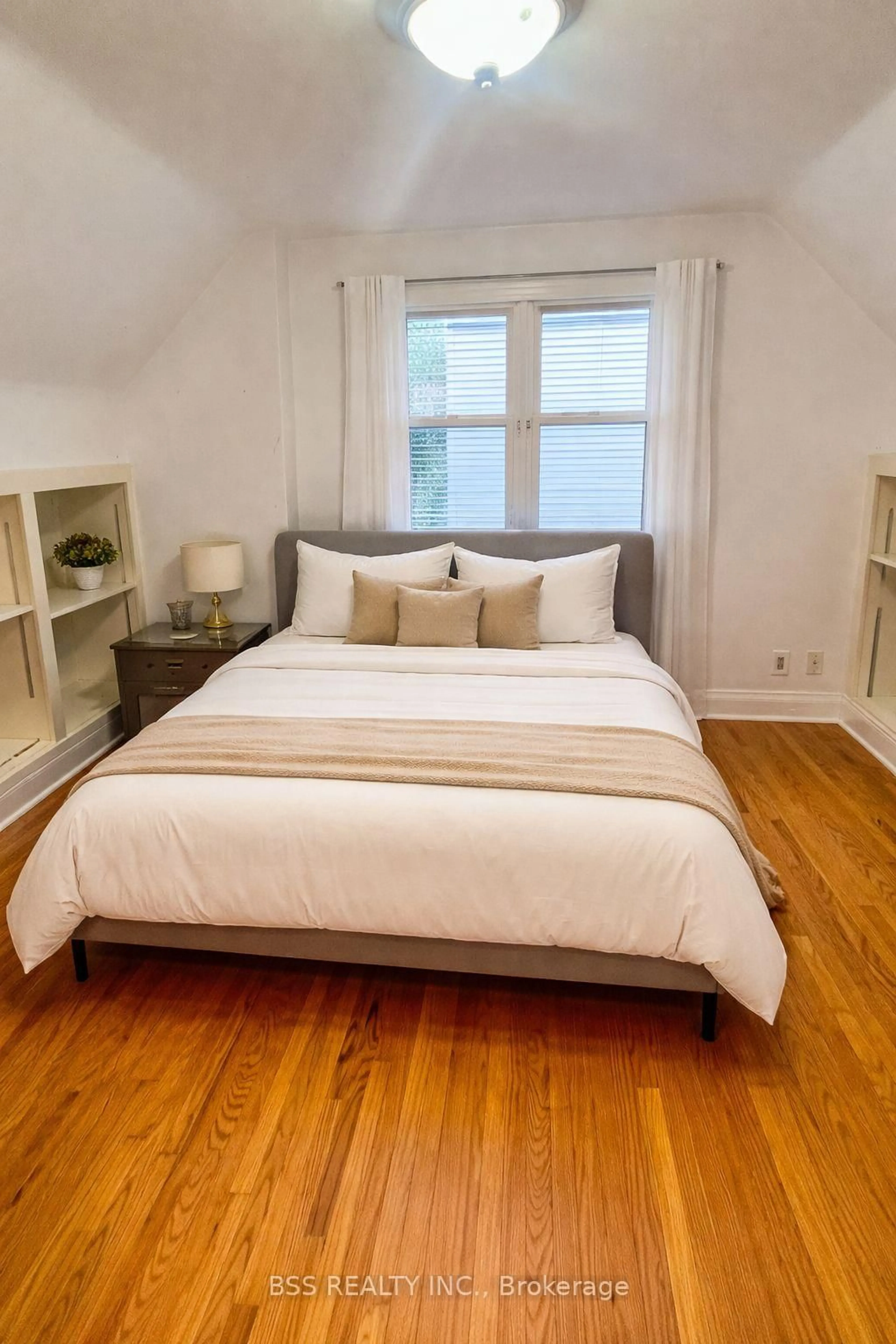 Bedroom with bed, wood/laminate floor for 71 Scarborough Heights Blvd, Toronto Ontario M1M 2V5