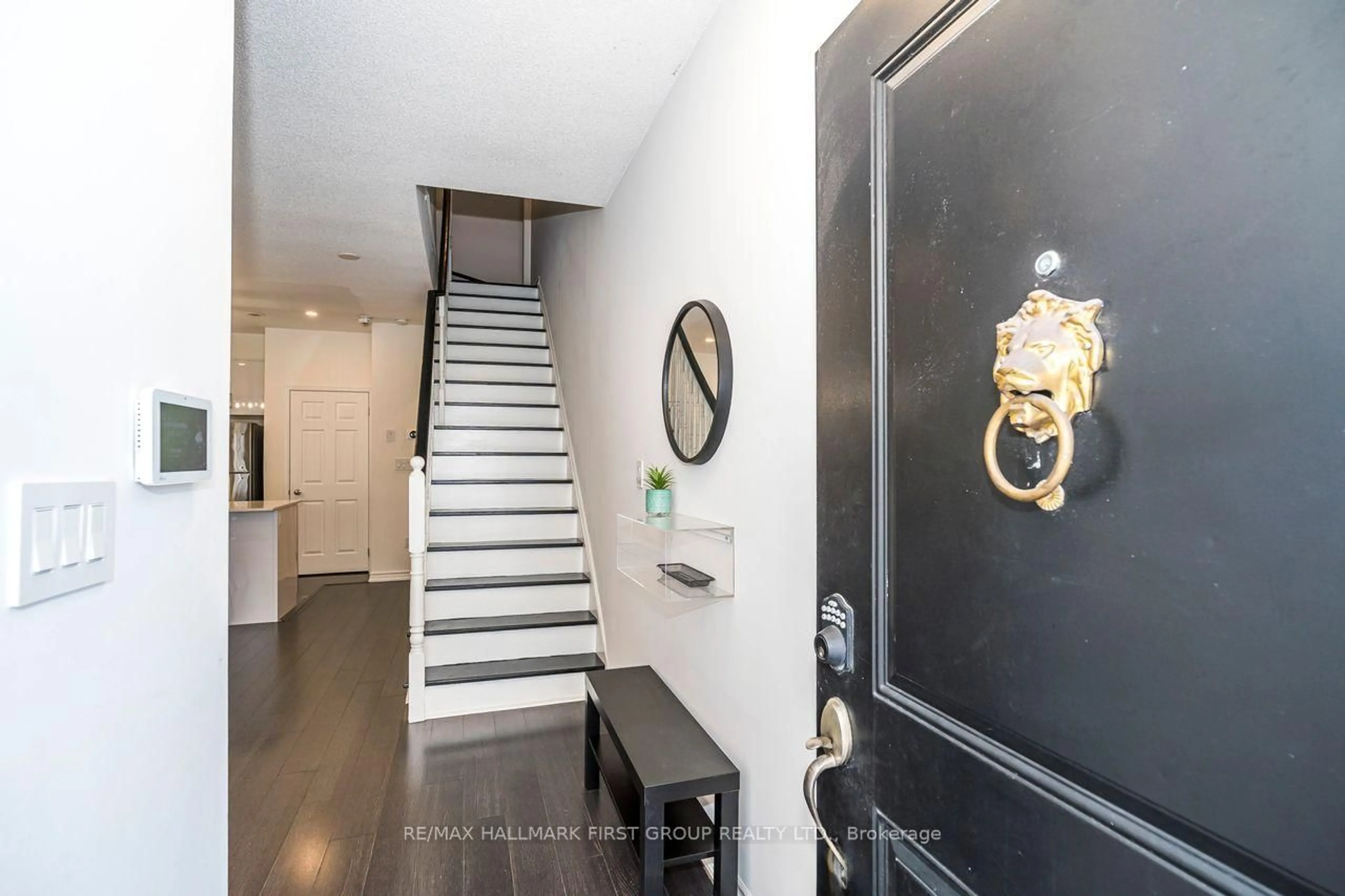 Indoor entryway for 1040 Elton Way #10, Whitby Ontario L1N 0L3