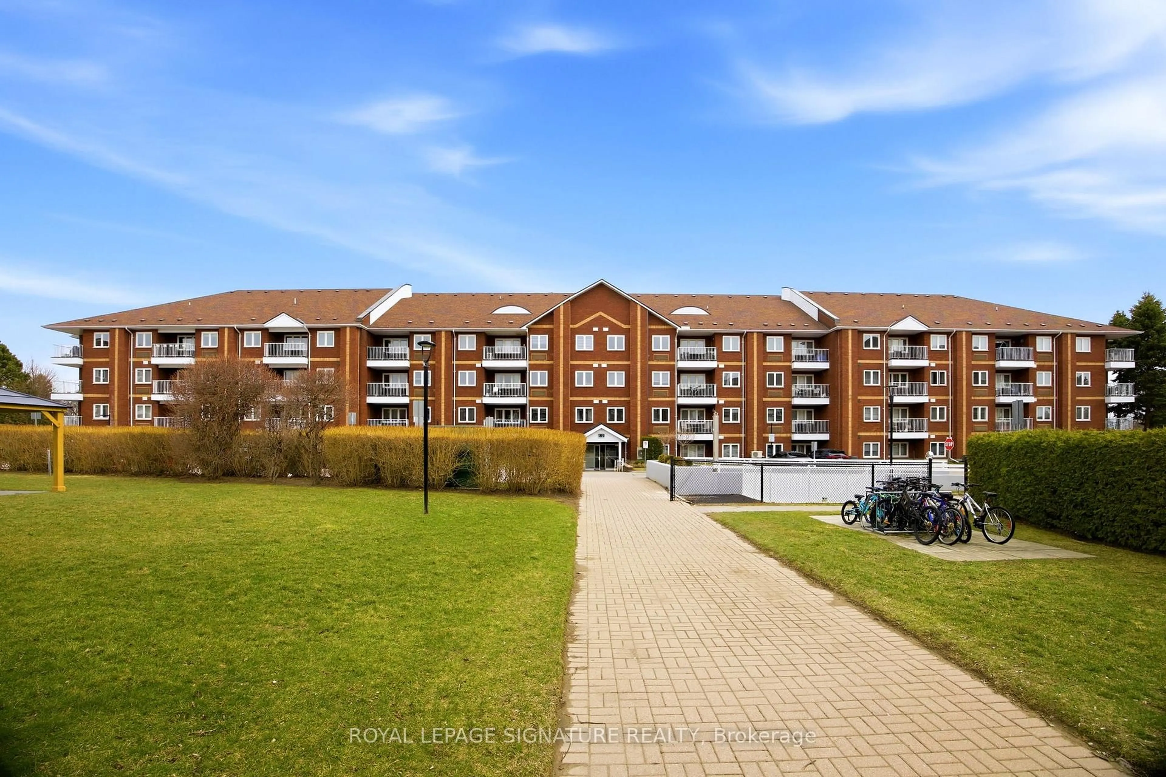 A pic from outside/outdoor area/front of a property/back of a property/a pic from drone, building for 189 Lake Driveway #217, Ajax Ontario L1S 7J1