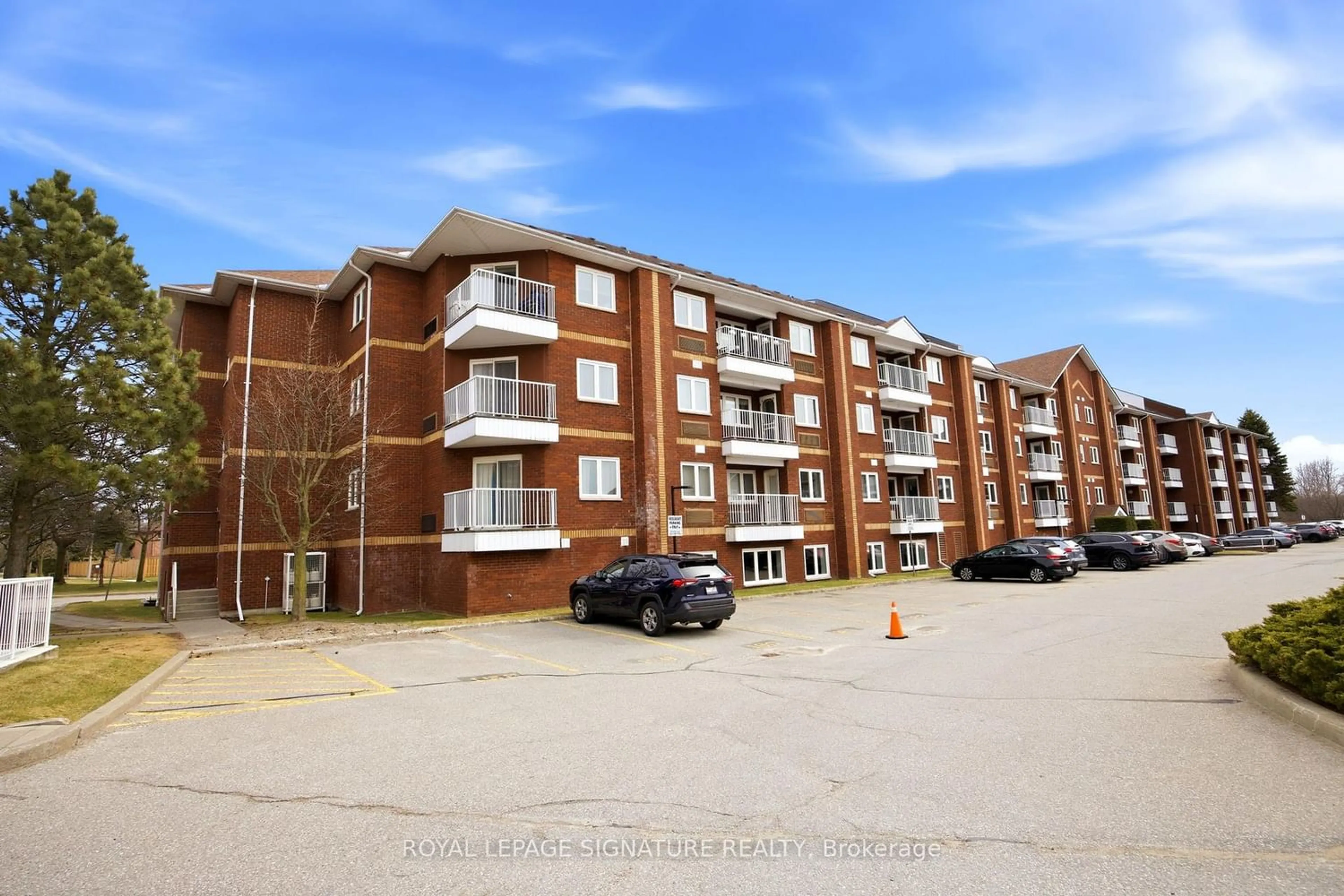 A pic from outside/outdoor area/front of a property/back of a property/a pic from drone, building for 189 Lake Driveway #217, Ajax Ontario L1S 7J1