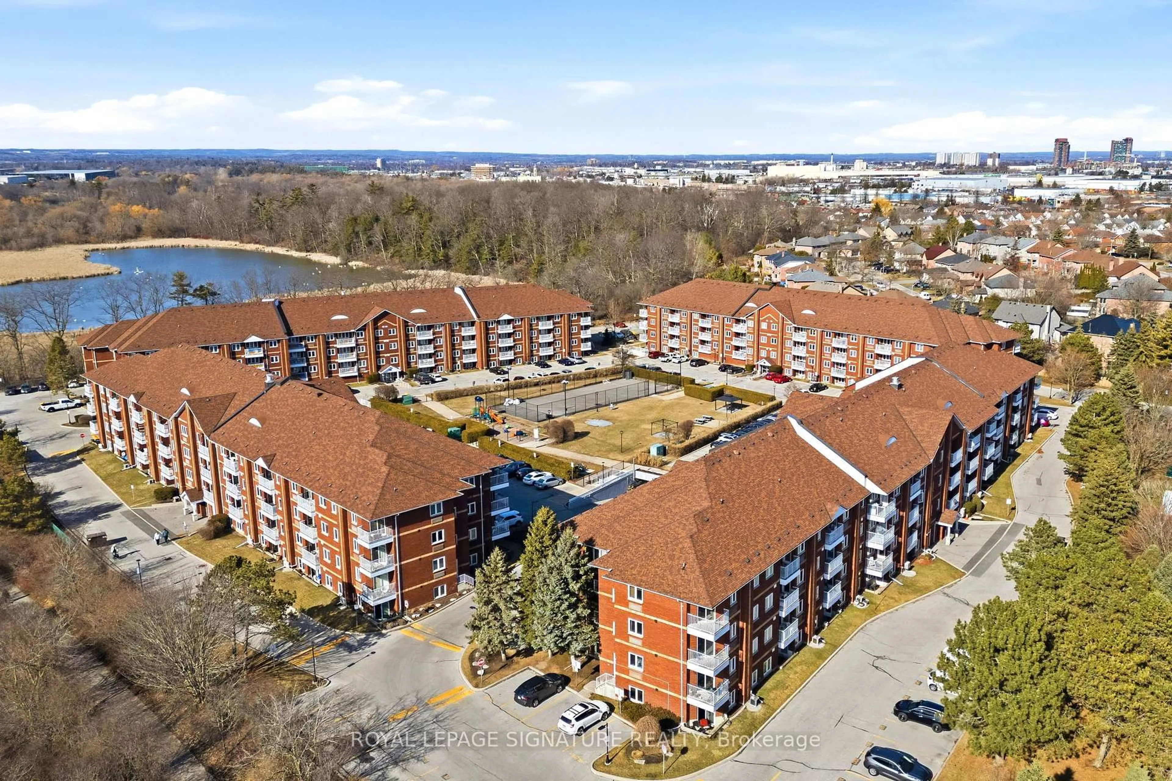 A pic from outside/outdoor area/front of a property/back of a property/a pic from drone, building for 189 Lake Driveway #217, Ajax Ontario L1S 7J1