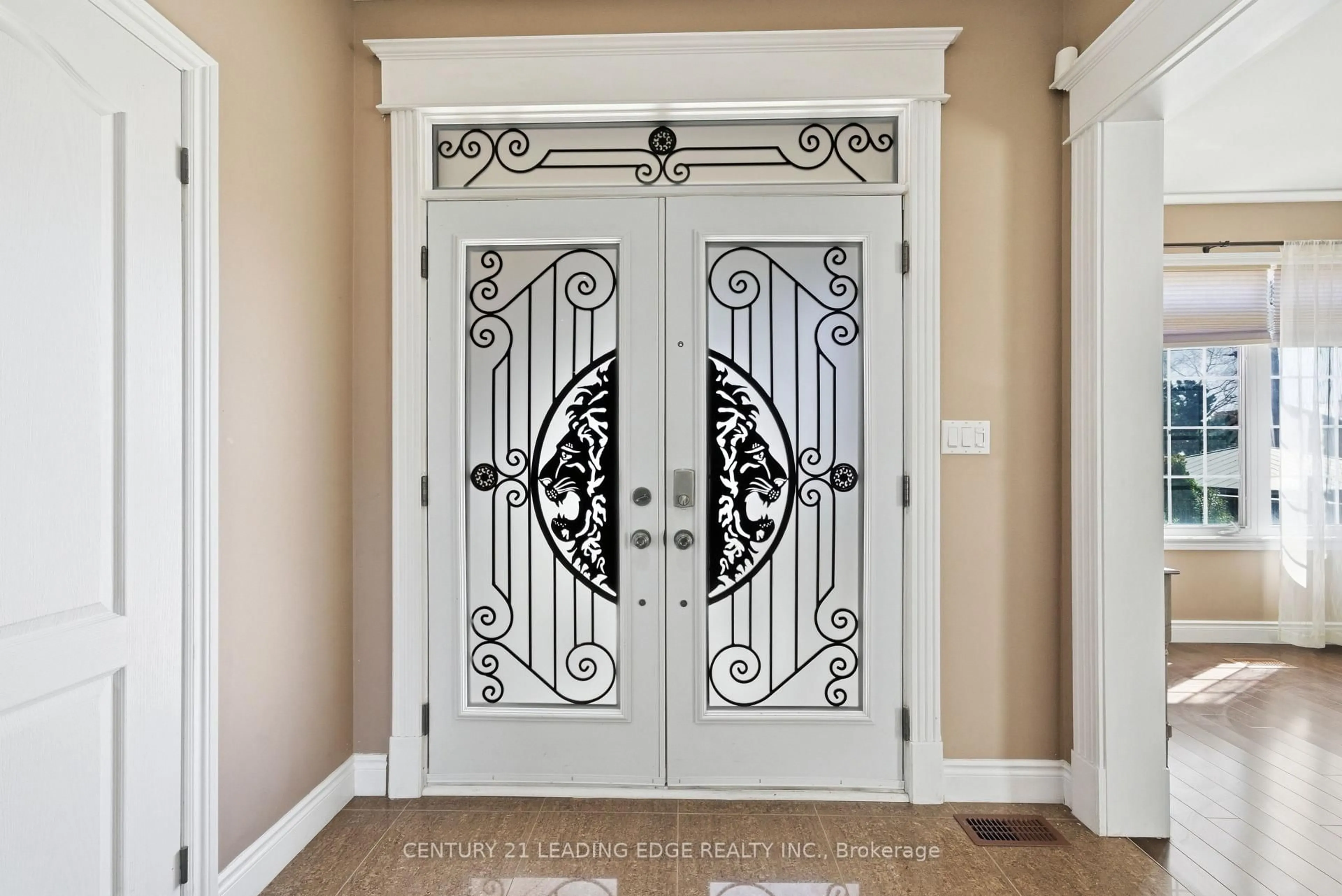 Indoor entryway for 2 A View St, Ajax Ontario L1Z 1E4