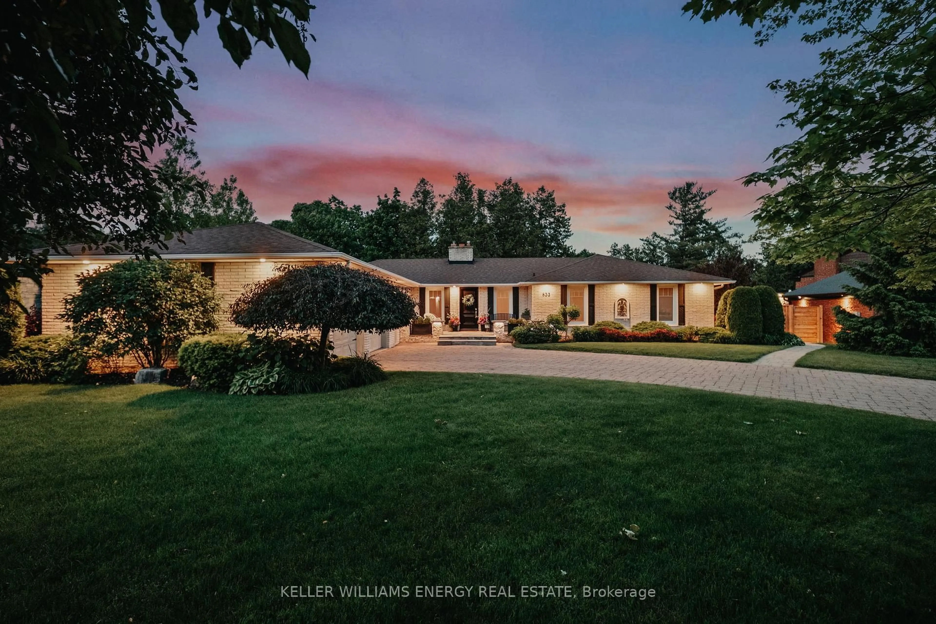 Unknown for 833 Glenmanor Dr, Oshawa Ontario L1J 5A6