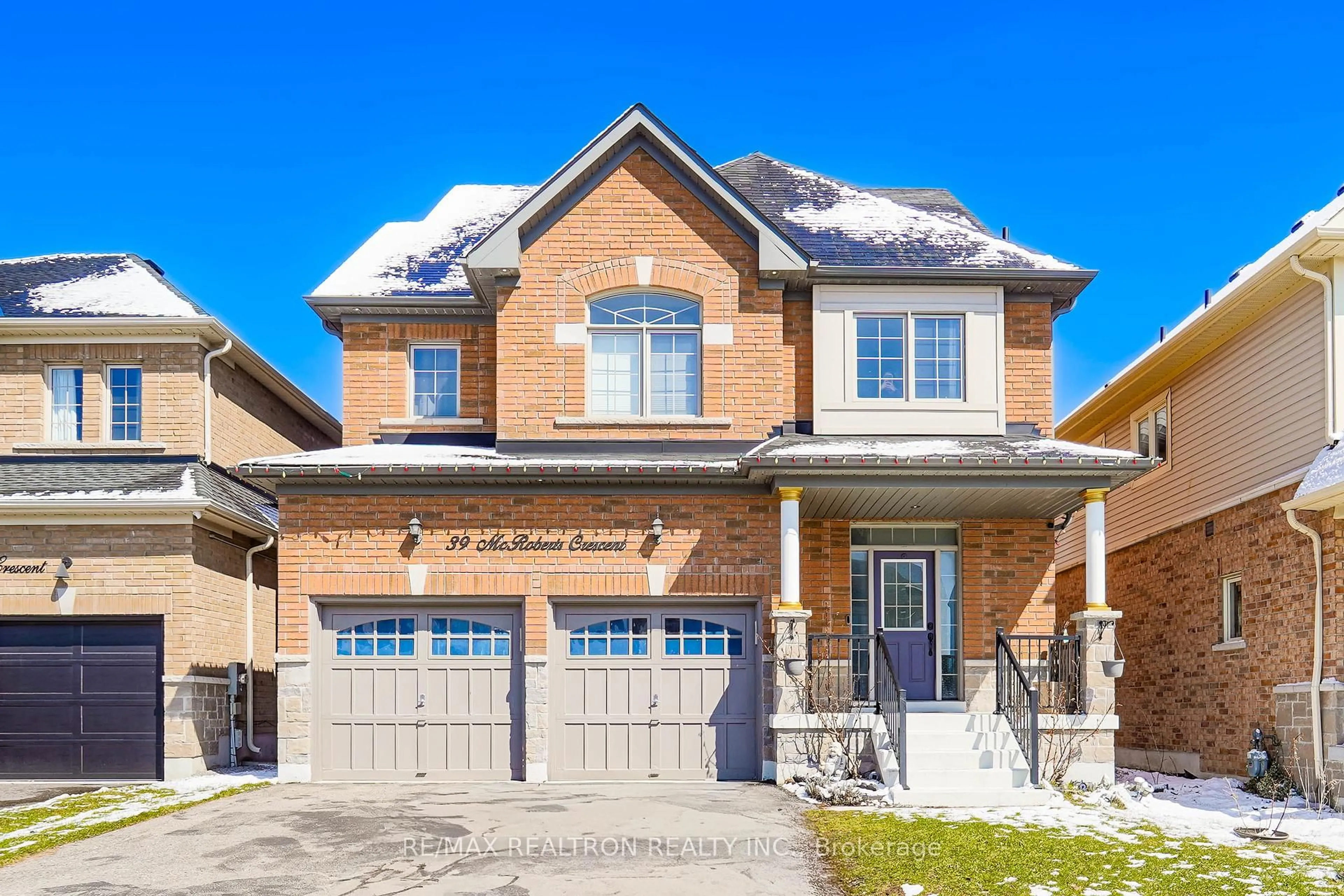 Home with brick exterior material, street for 39 Mcroberts Cres, Clarington Ontario L1E 0H5