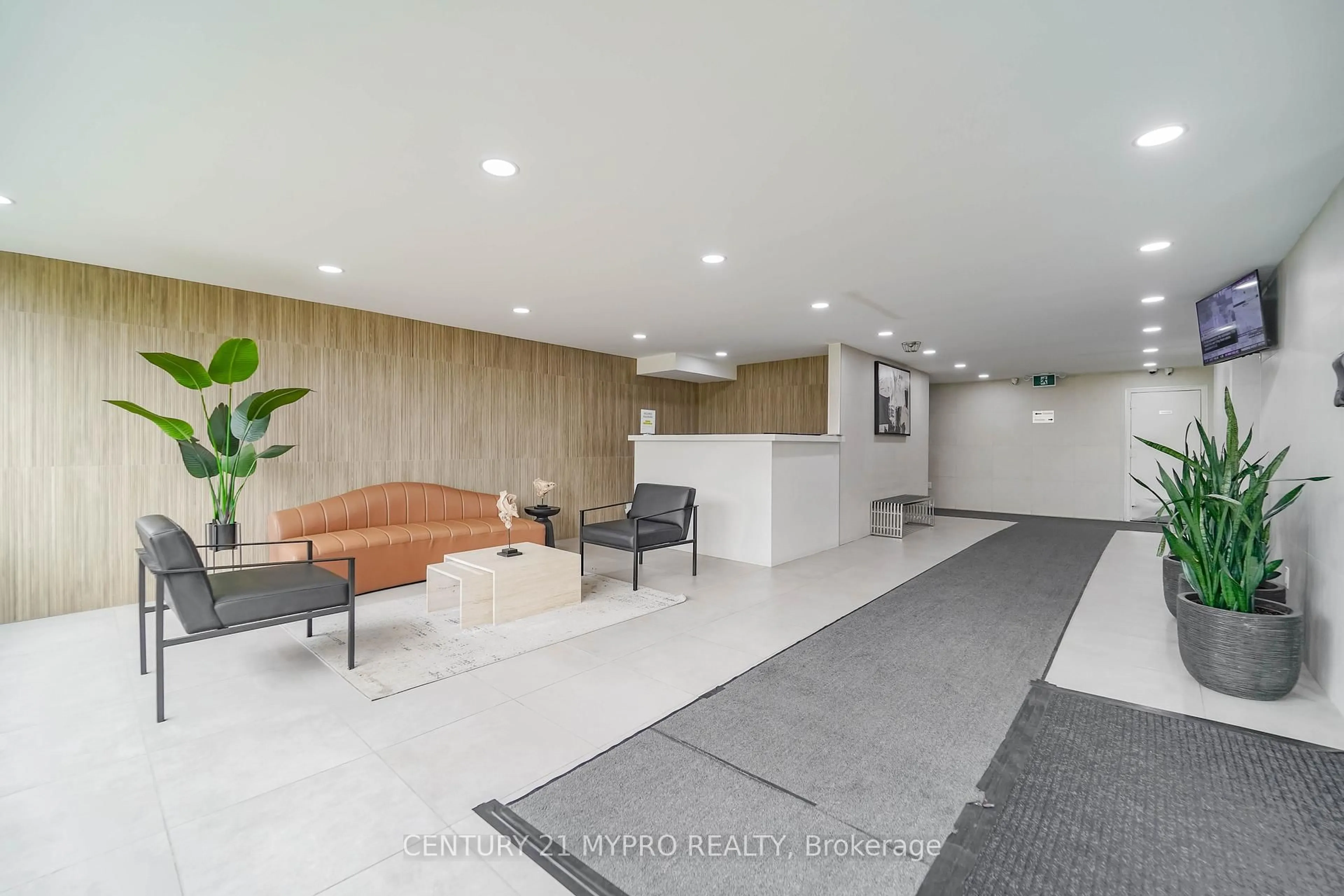 Indoor foyer for 100 Echo Pt #1708, Toronto Ontario M1W 2V2