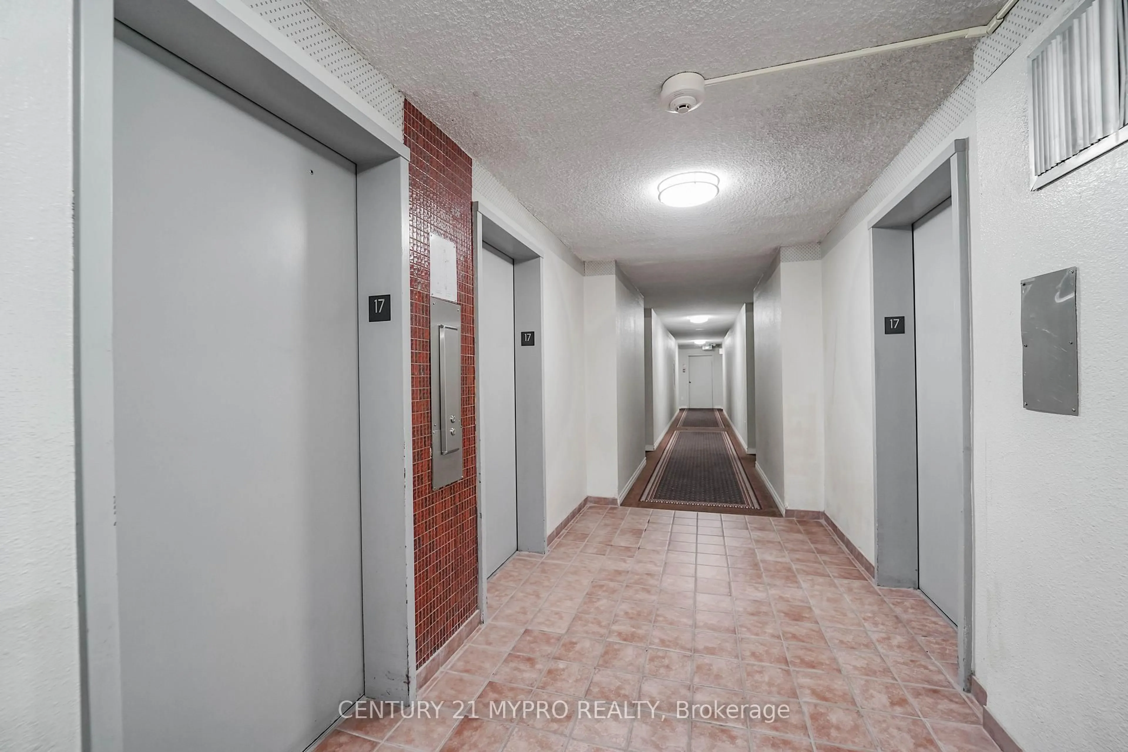 Indoor foyer for 100 Echo Pt #1708, Toronto Ontario M1W 2V2