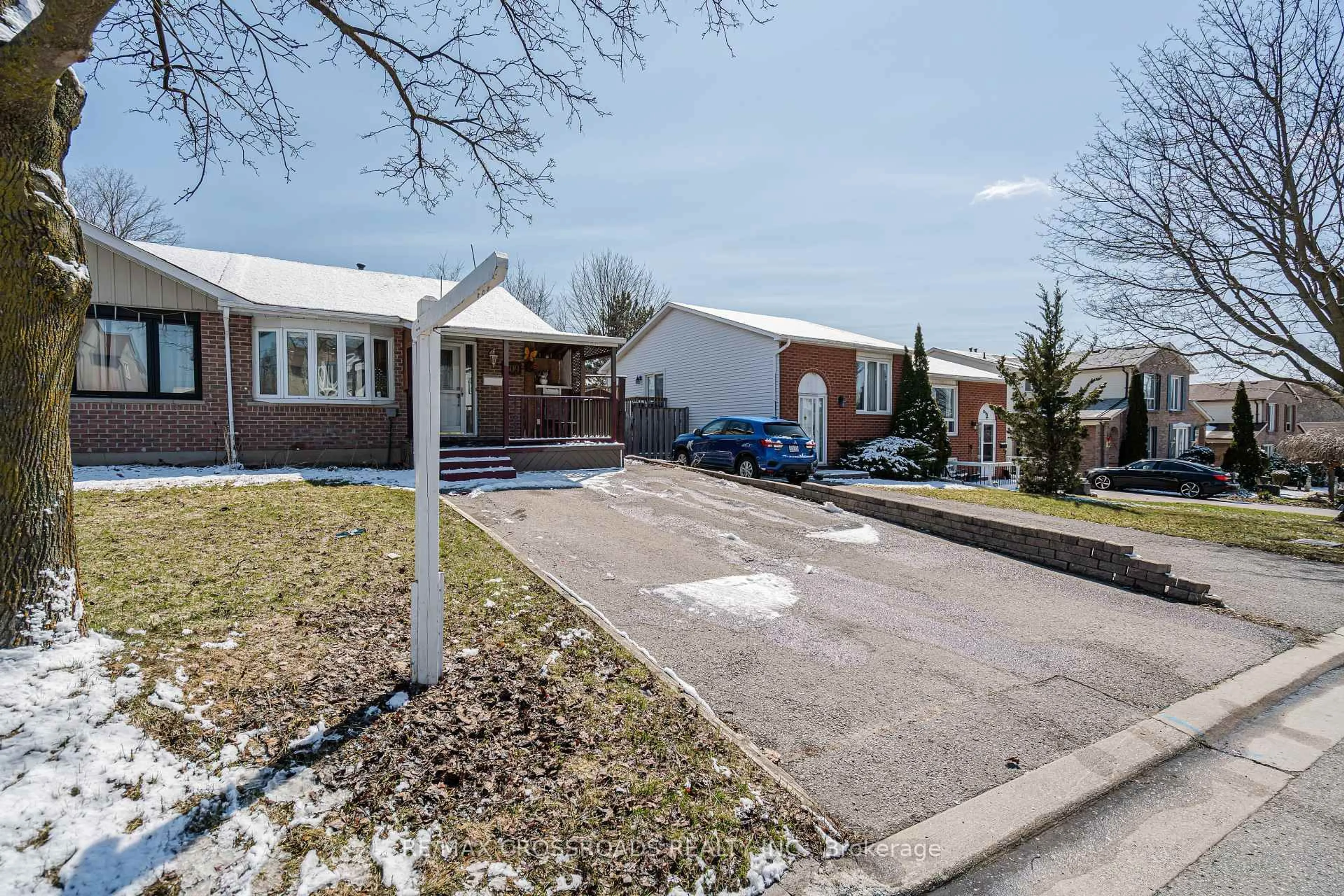 Unknown for 809 Monaghan Ave, Oshawa Ontario L1J 7B6