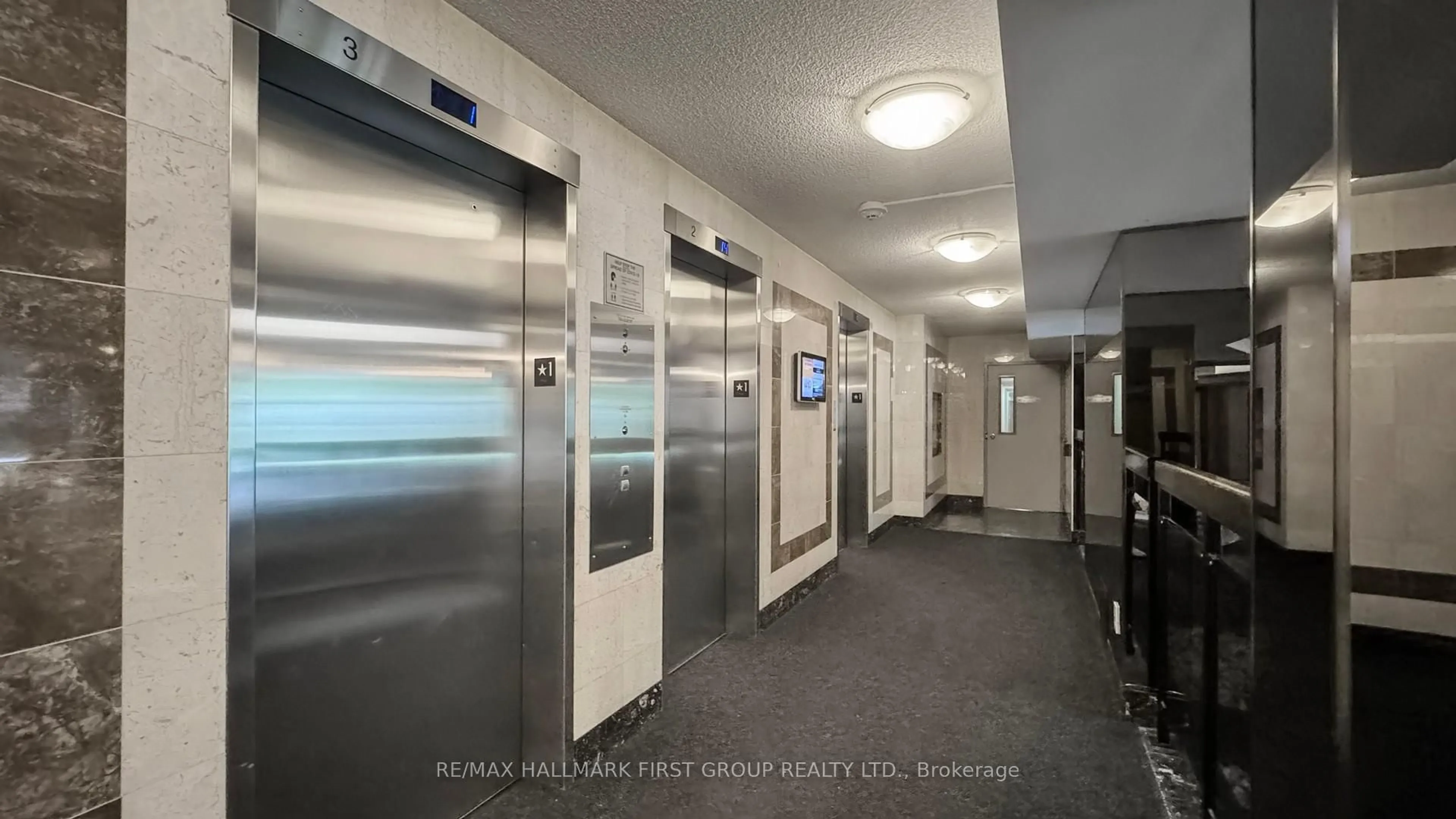 Indoor foyer for 1210 Radom St #509, Pickering Ontario L1W 2Z3