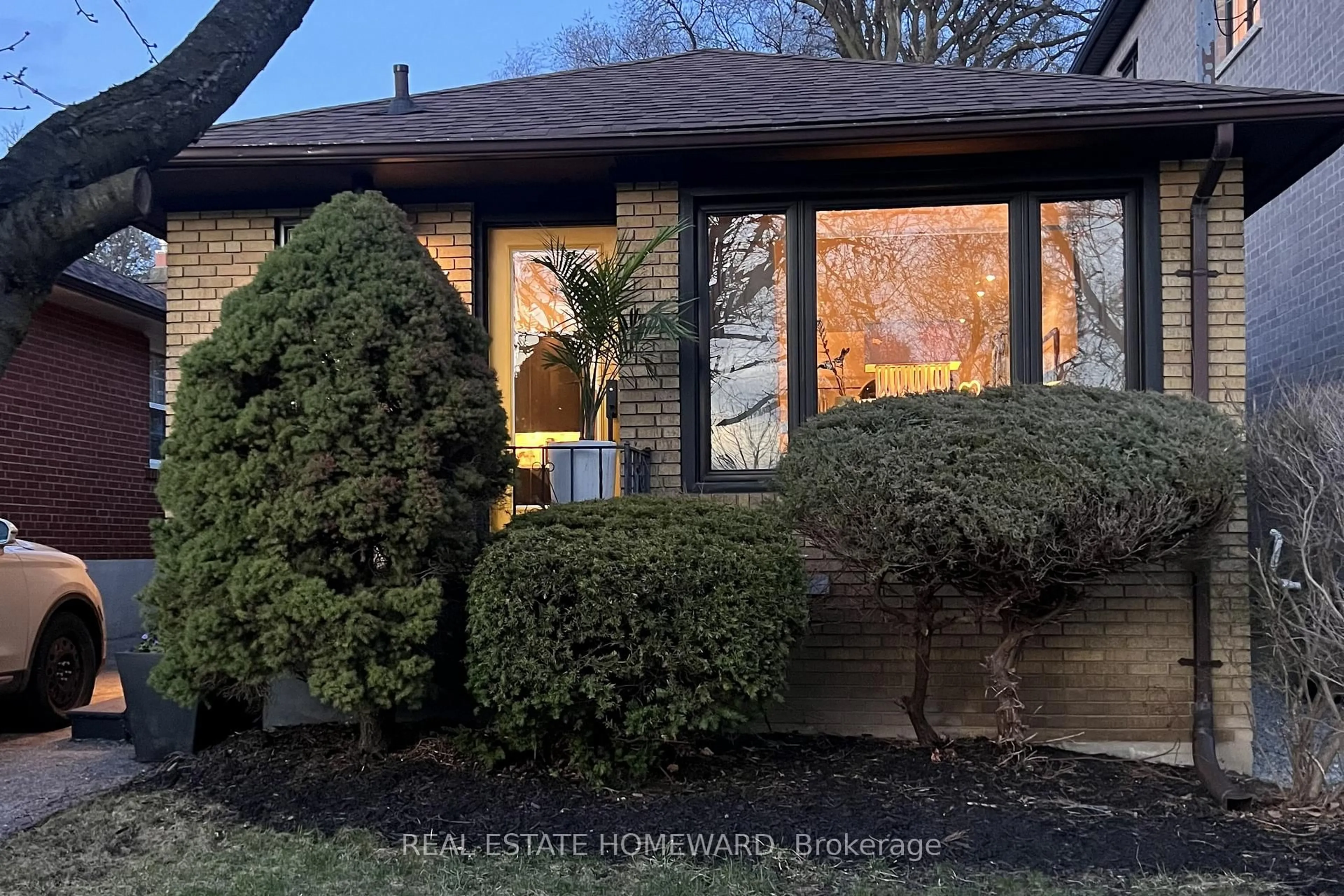 Unknown for 137 Preston St, Toronto Ontario M1N 3N4