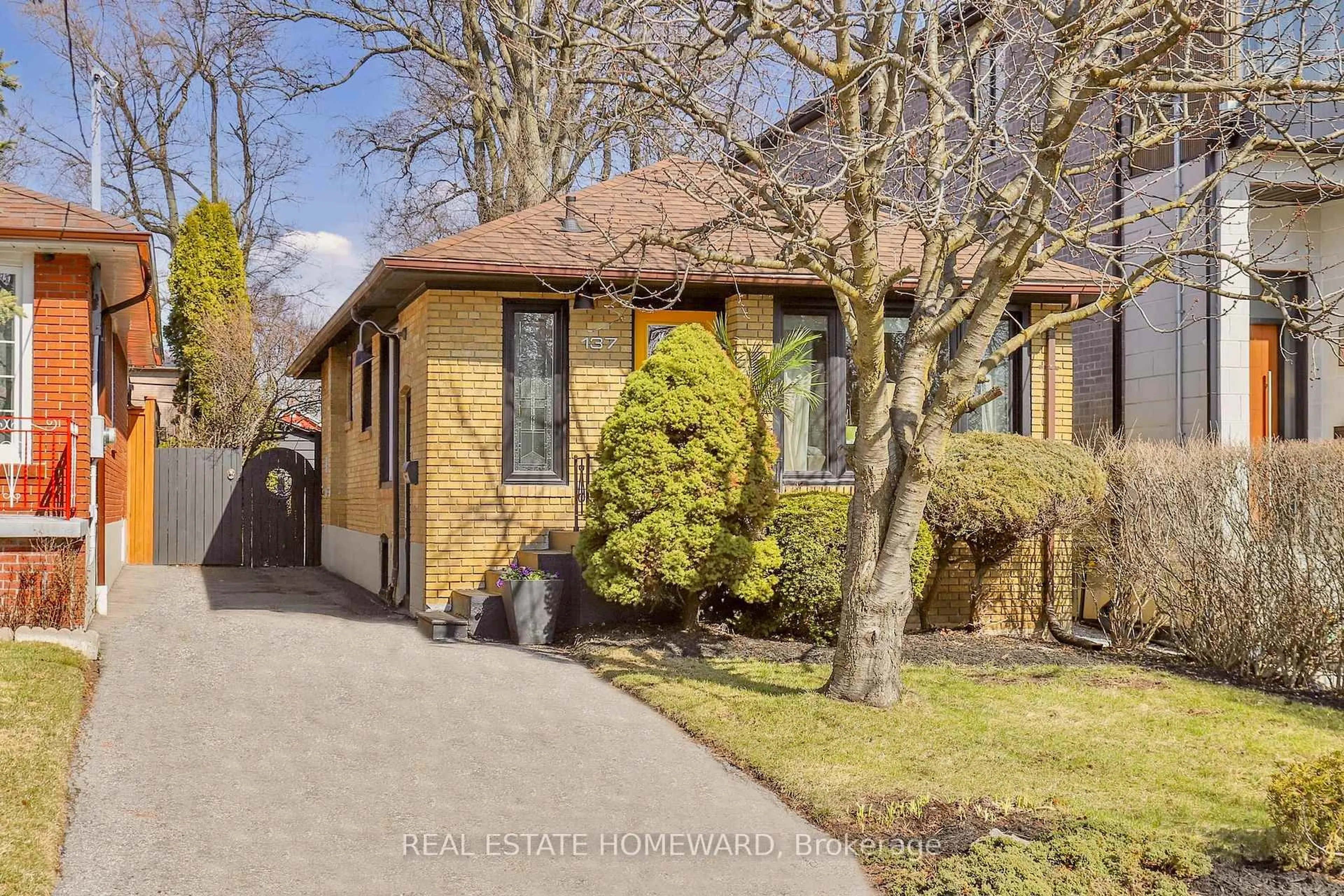Home with brick exterior material, street for 137 Preston St, Toronto Ontario M1N 3N4