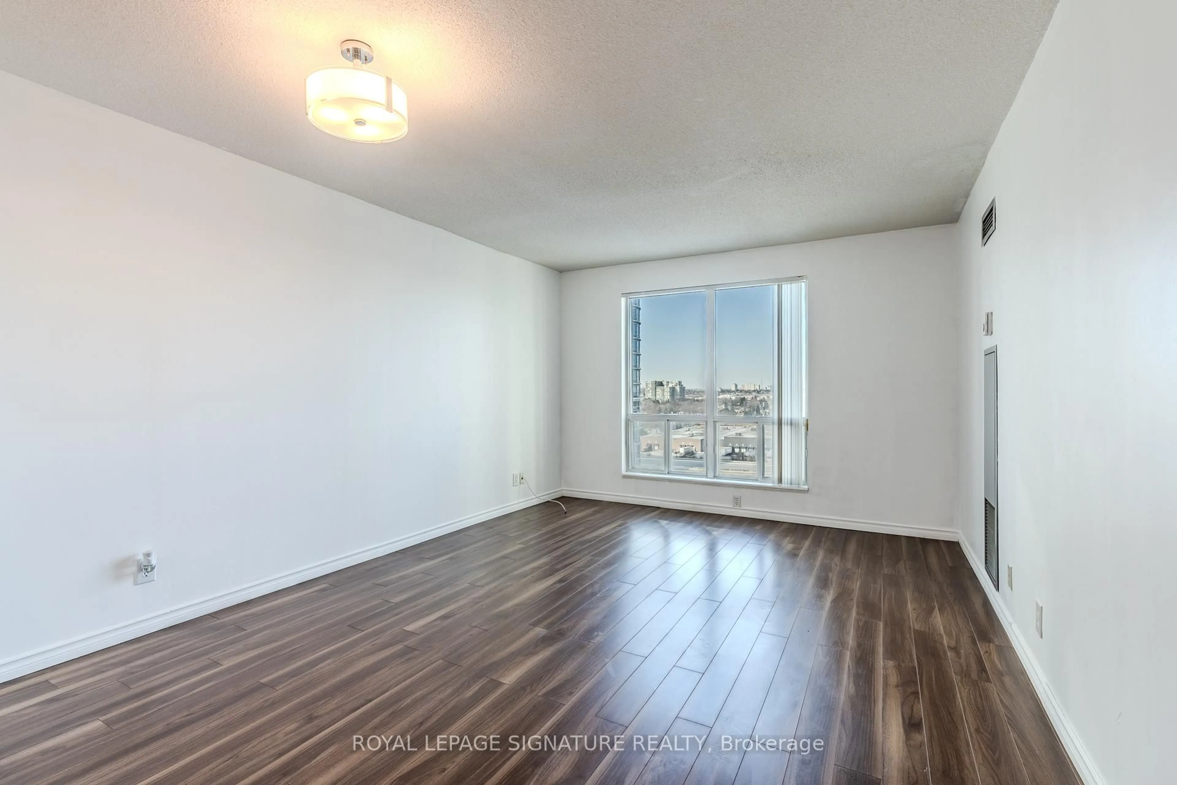 A pic of a room for 1 Lee Centre Dr #1203, Toronto Ontario M1H 3J2