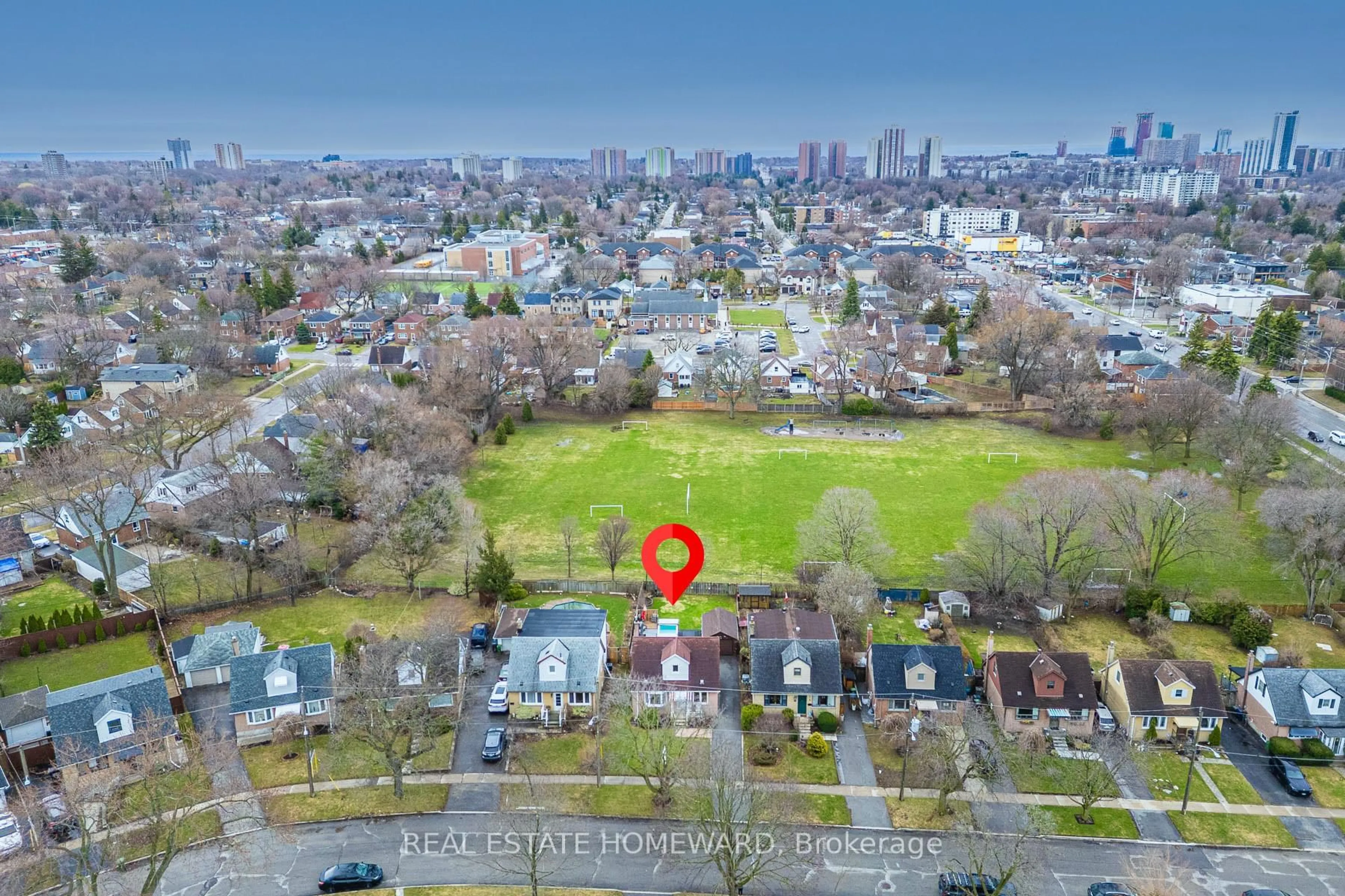 A pic from outside/outdoor area/front of a property/back of a property/a pic from drone, city buildings view from balcony for 15 Medonte Ave, Toronto Ontario M1L 1Z2