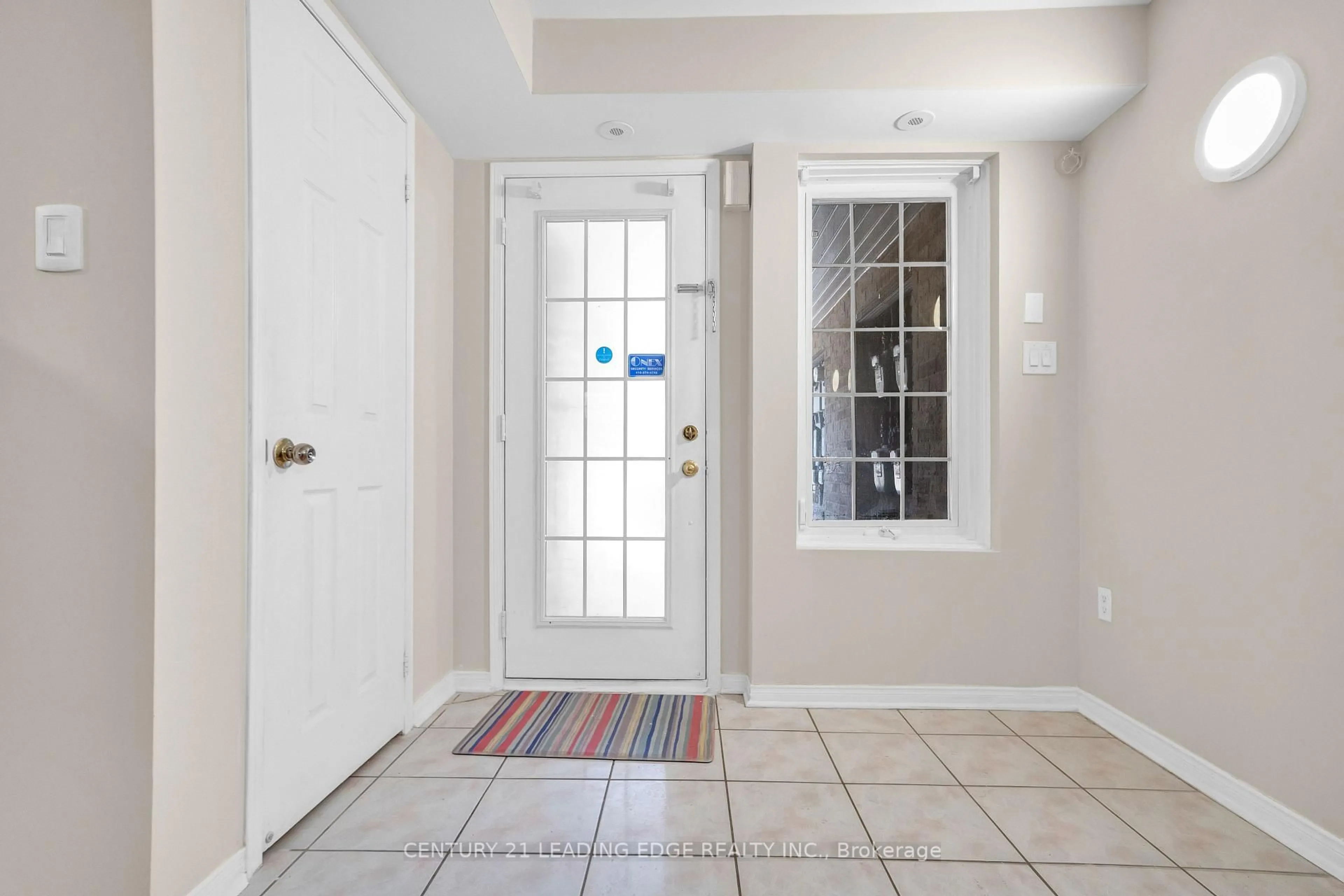 Indoor entryway for 42 Pinery Tr #74, Toronto Ontario M1B 6K2