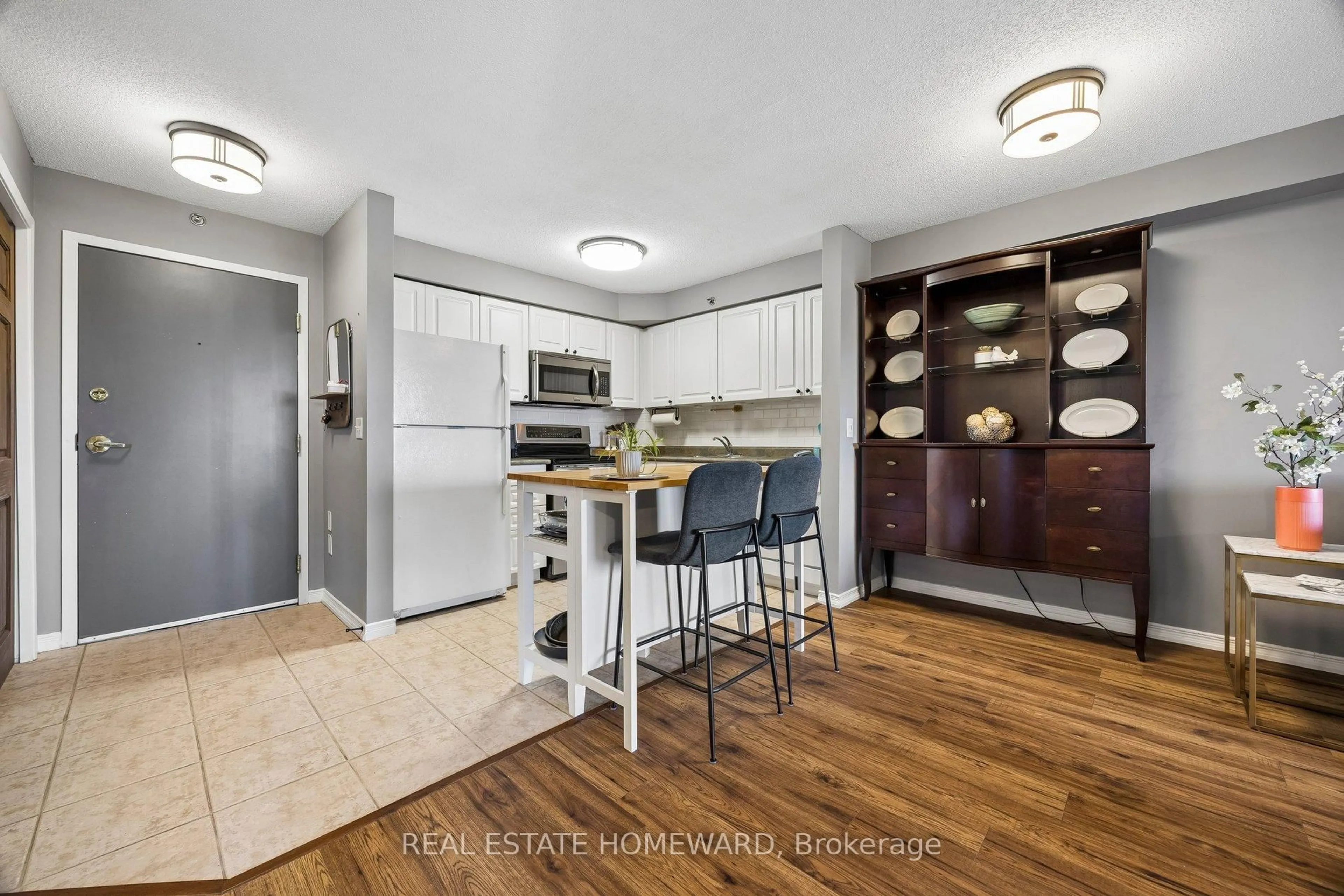 Open concept kitchen, unknown for 684 Warden Ave #401, Toronto Ontario M1L 4W4