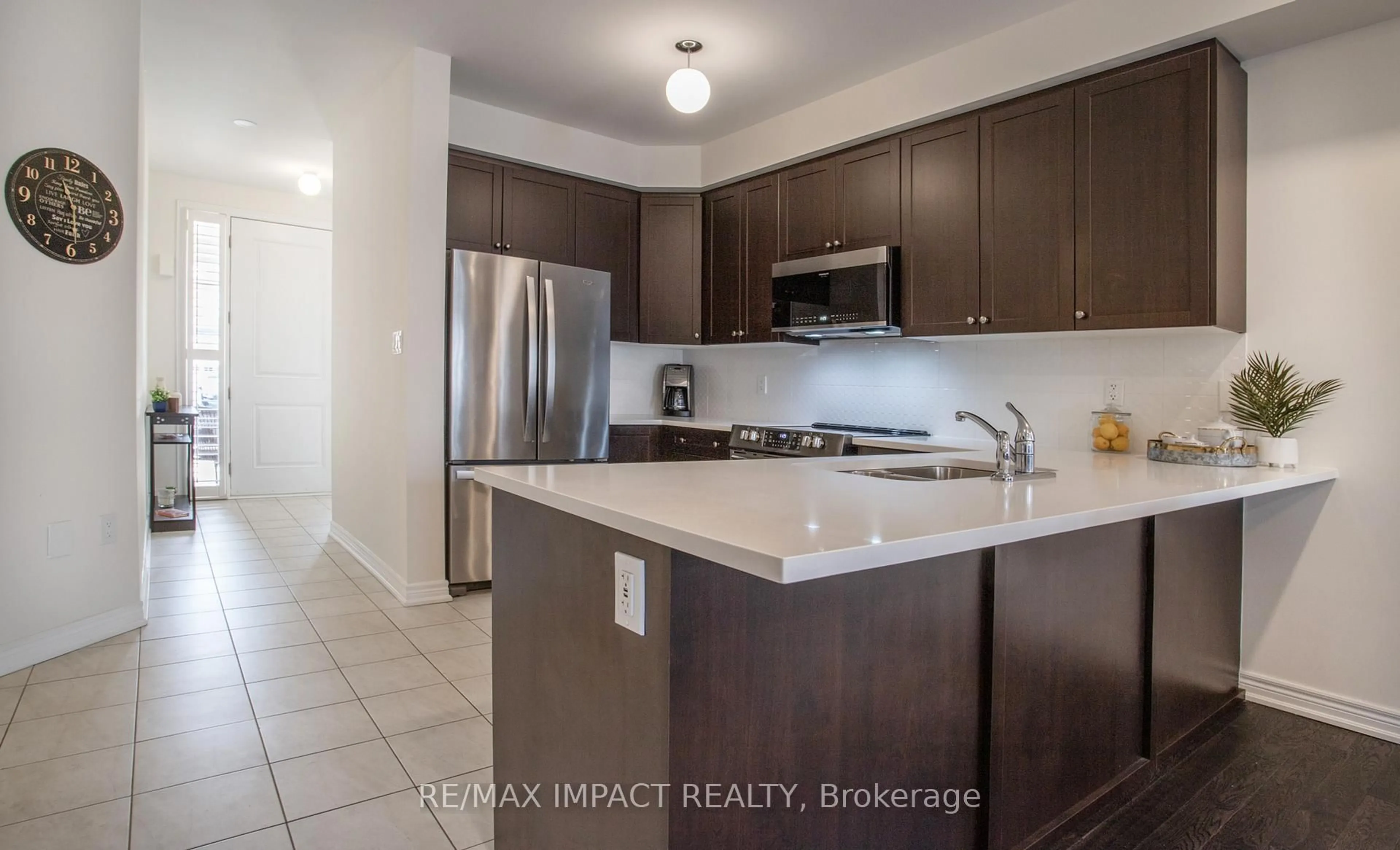 Standard kitchen, ceramic/tile floor for 23 Louis Way, Scugog Ontario L9L 0B1