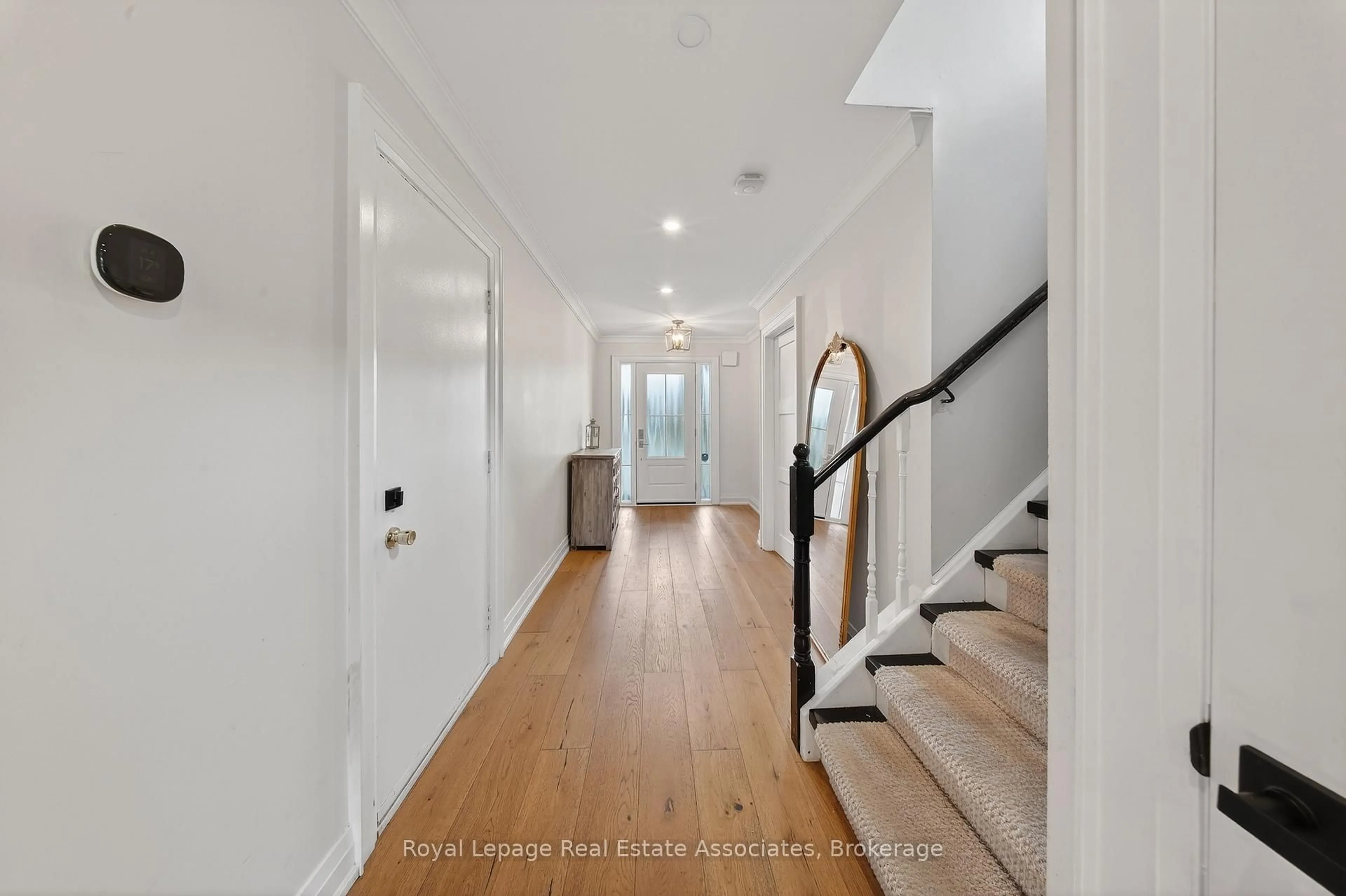 Indoor entryway for 67 Beechnut Cres, Clarington Ontario L1E 1Y4