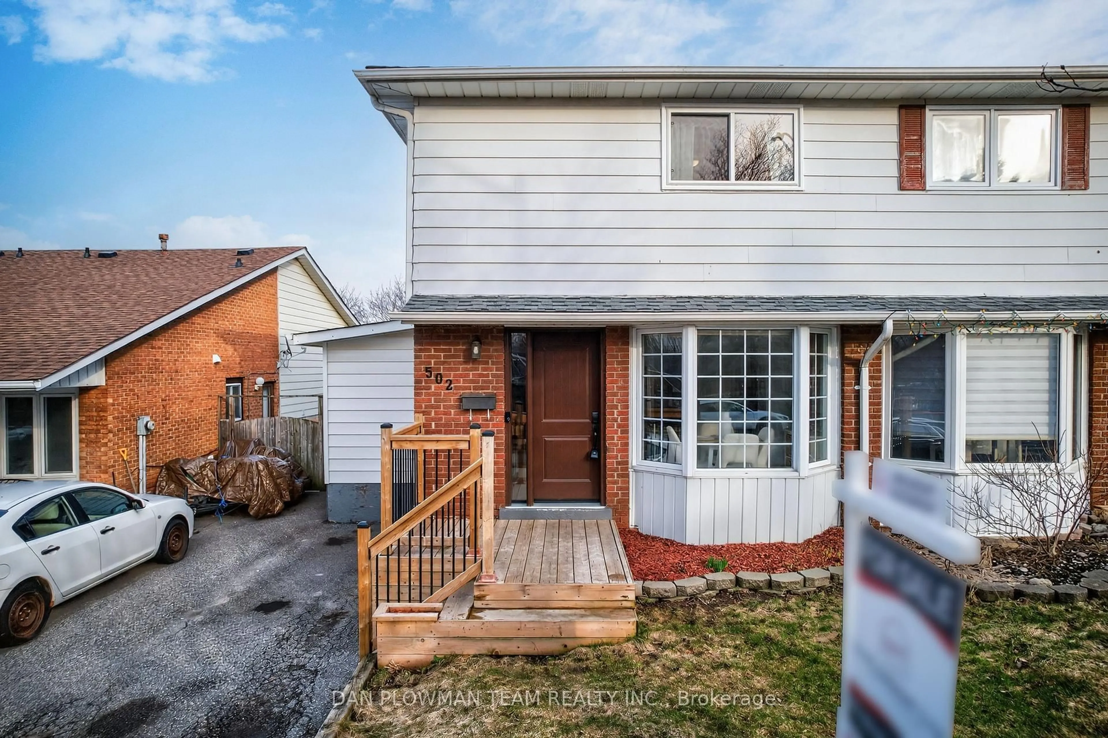 Home with brick exterior material, street for 502 Sedan Cres, Oshawa Ontario L1H 3G5