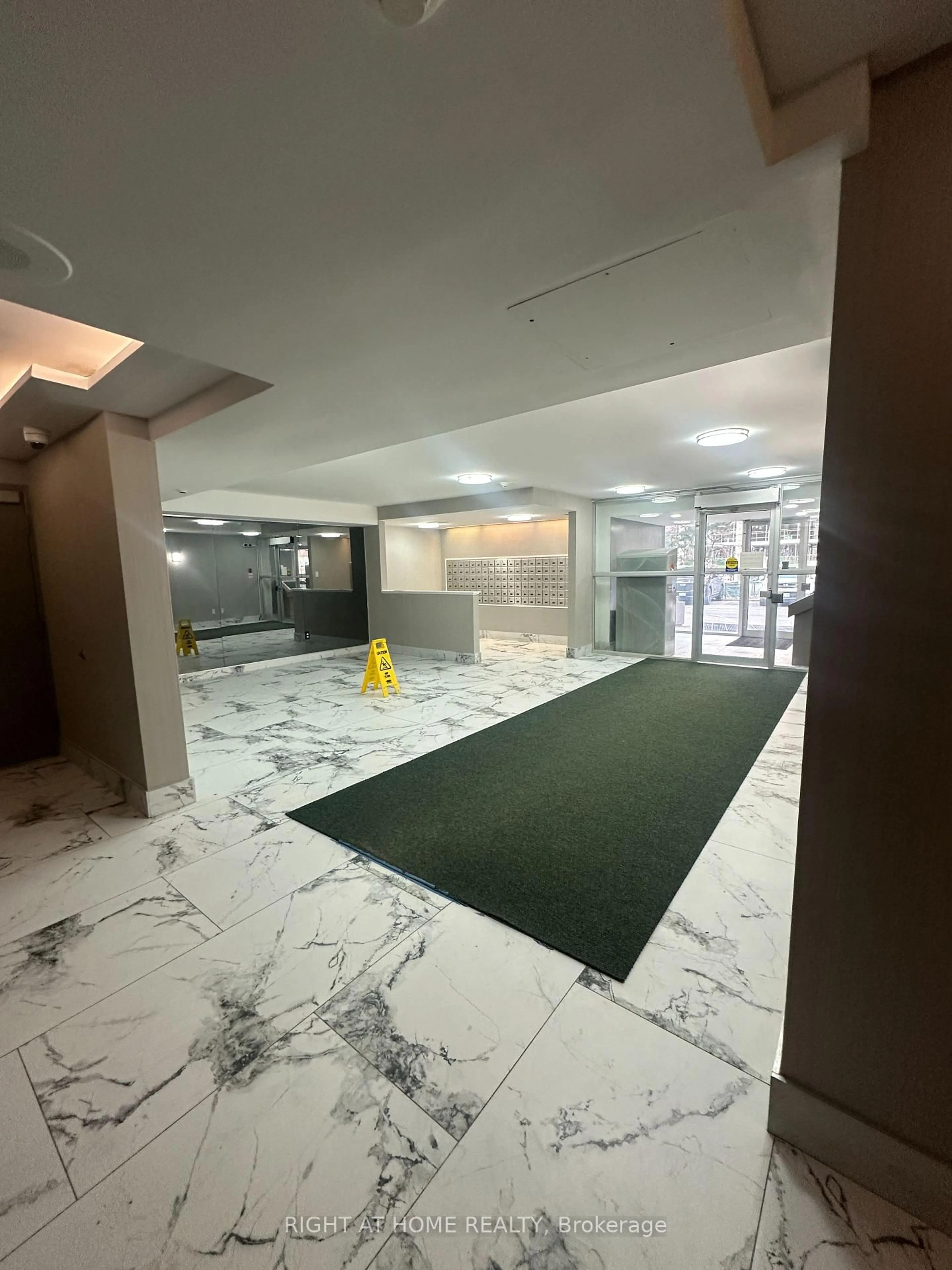 Unknown for 15 Sewells Rd #1005, Toronto Ontario M1B 3J7