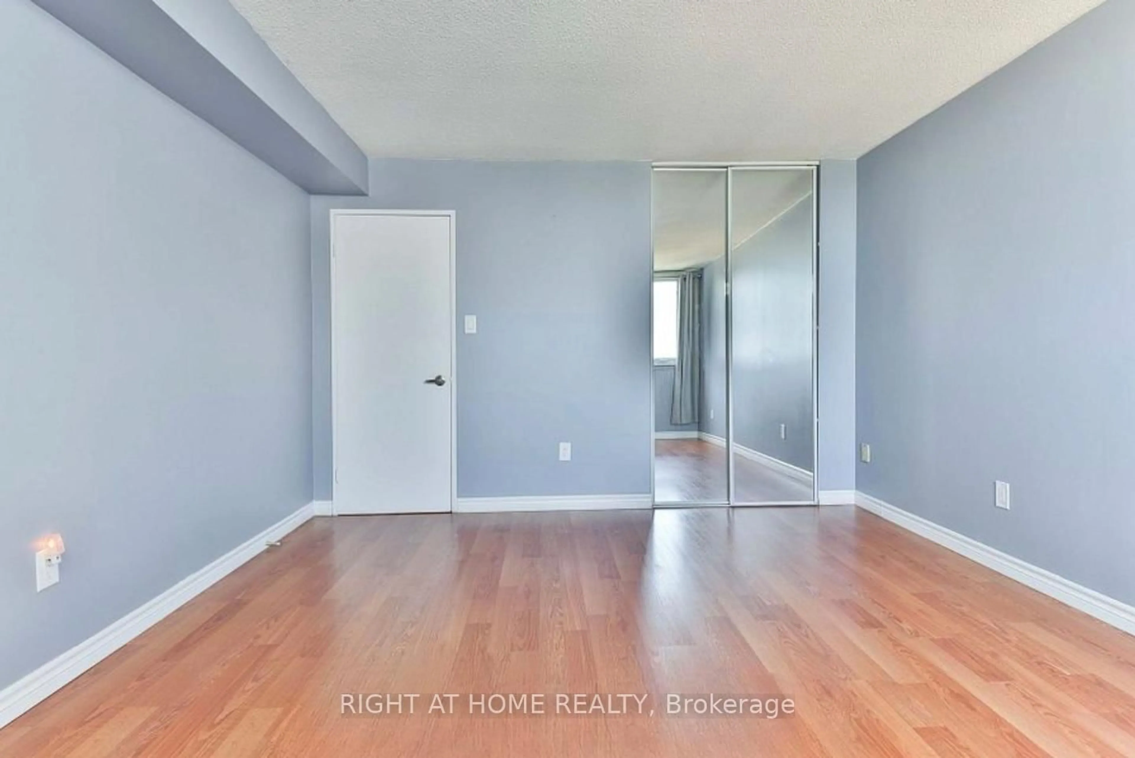 A pic of a room for 15 Sewells Rd #1005, Toronto Ontario M1B 3J7