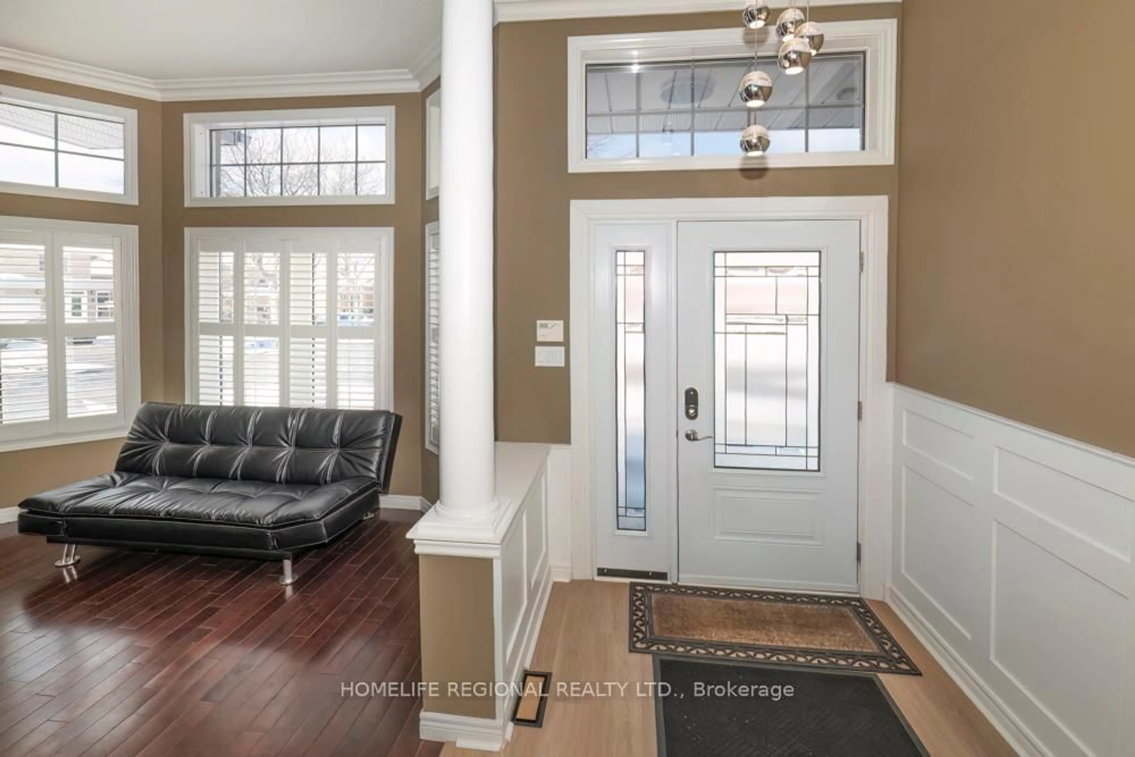 Indoor entryway for 99 Goodman Dr, Oshawa Ontario L1J 8H3