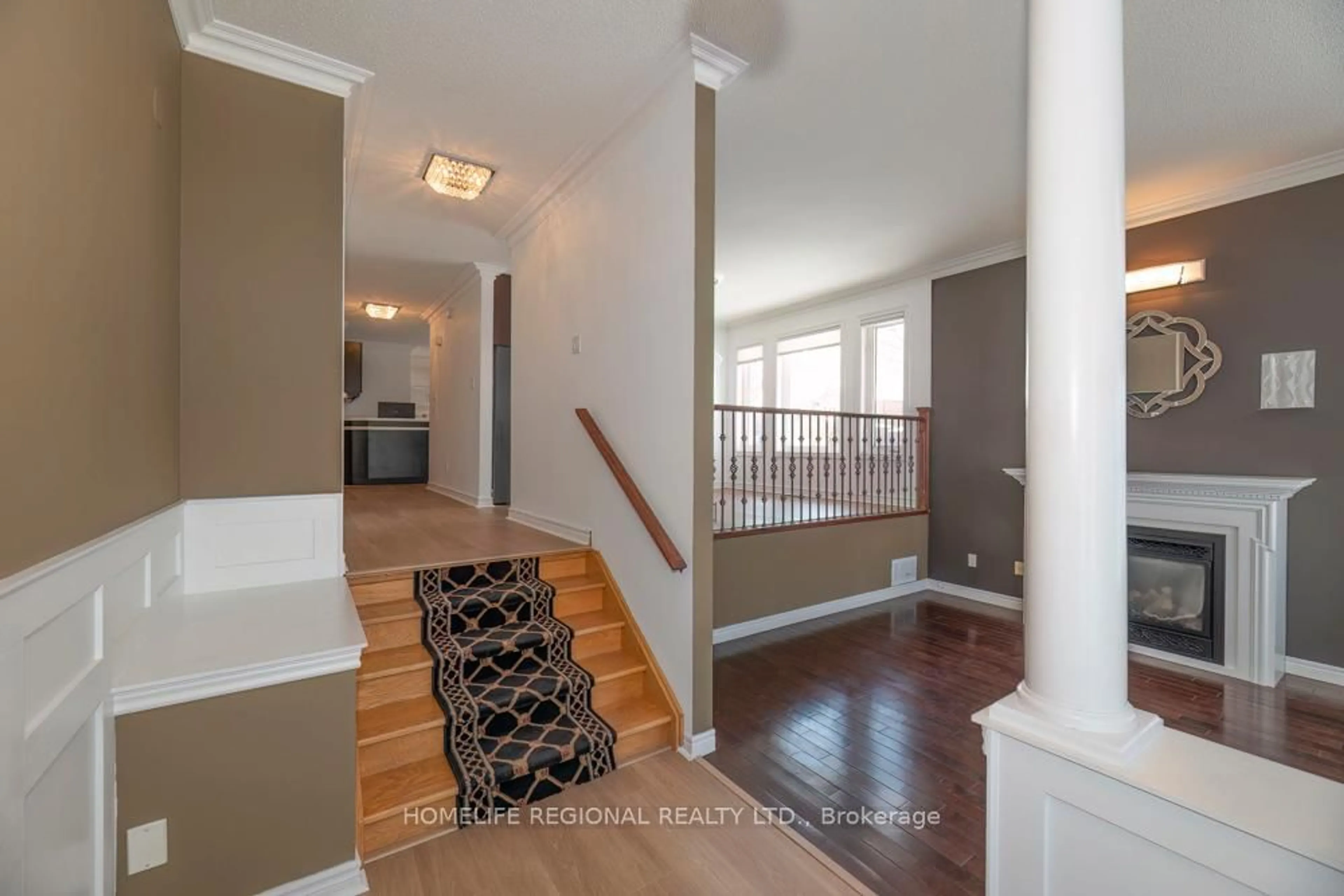 Indoor entryway for 99 Goodman Dr, Oshawa Ontario L1J 8H3