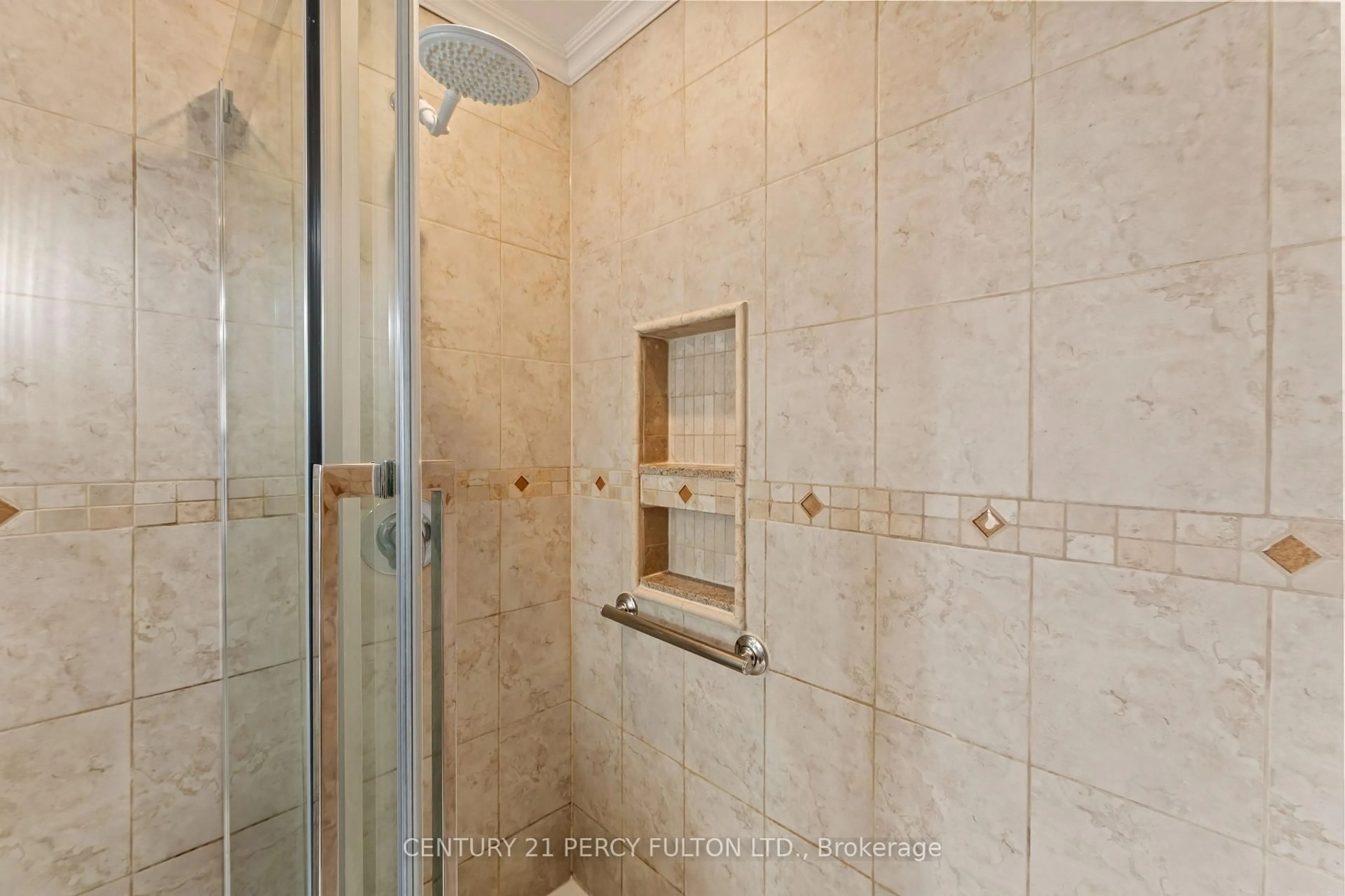 Standard bathroom, ceramic/tile floor for 127 Cedar Crest Beach Rd, Clarington Ontario L1C 3K3