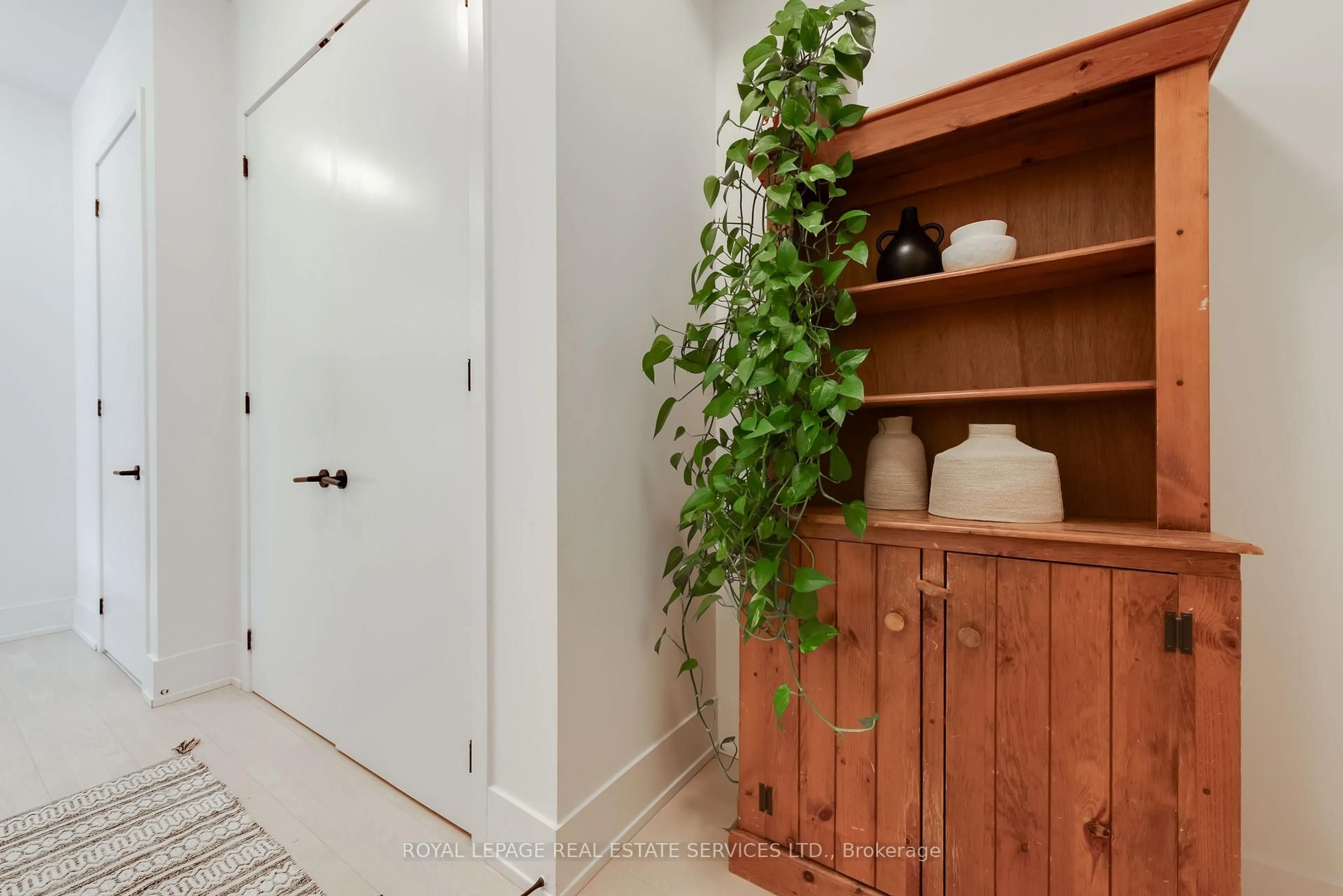 Indoor entryway for 14 Dewhurst Blvd #101, Toronto Ontario M4J 3H9