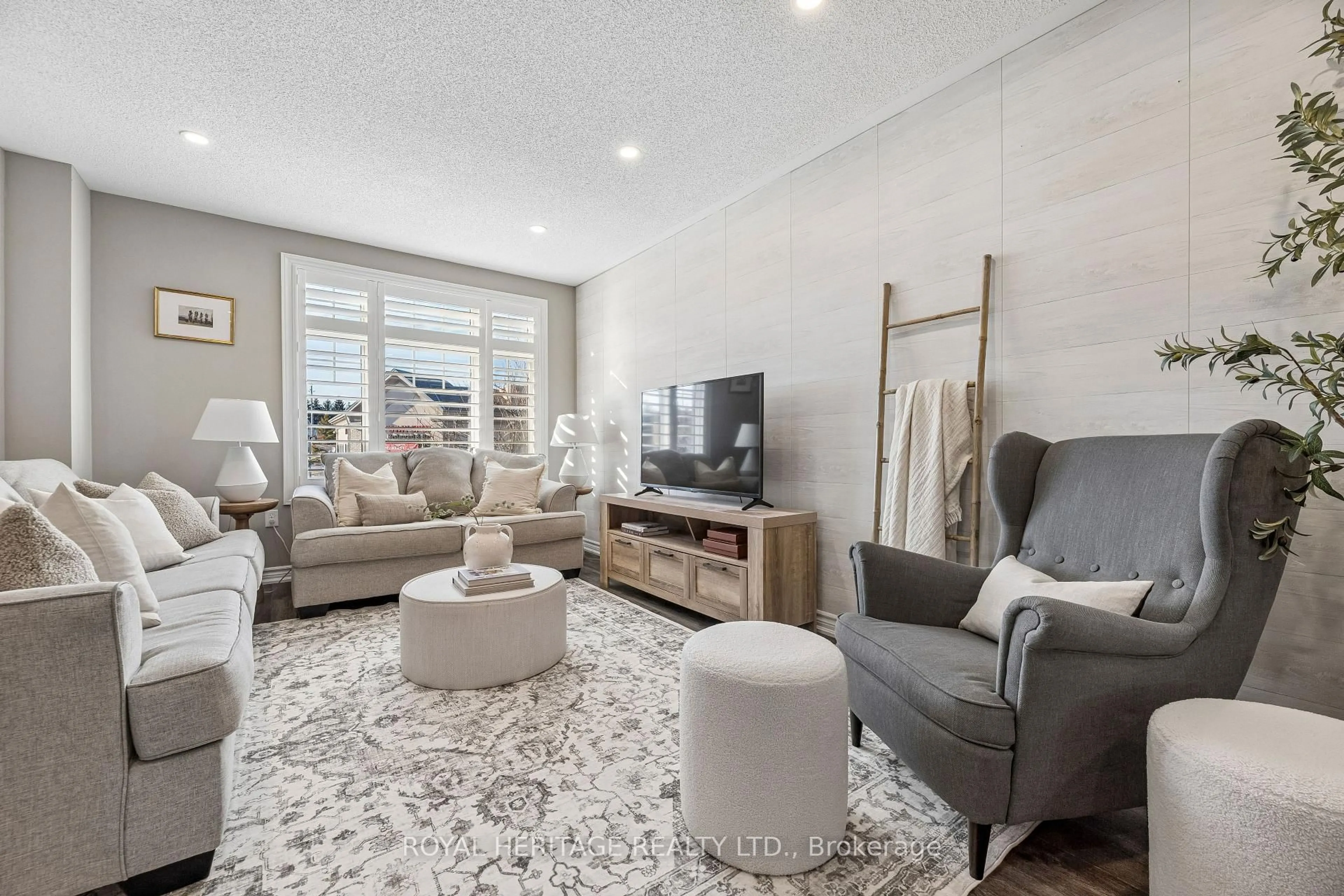 Living room with furniture, unknown for 54 Streathern Way, Clarington Ontario L1C 3X1