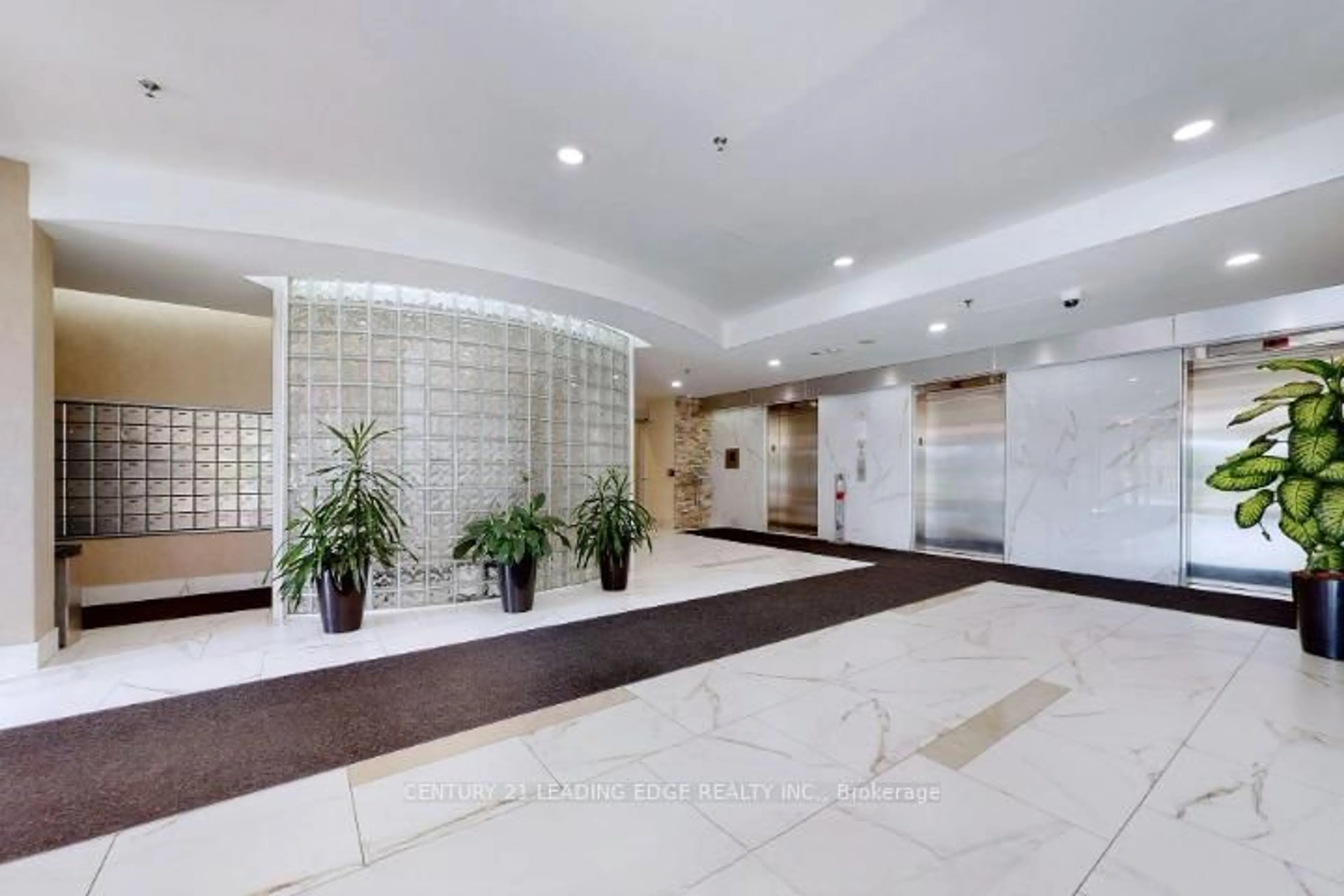 Lobby for 2550 Lawrence Ave #516, Toronto Ontario M1P 4Z3
