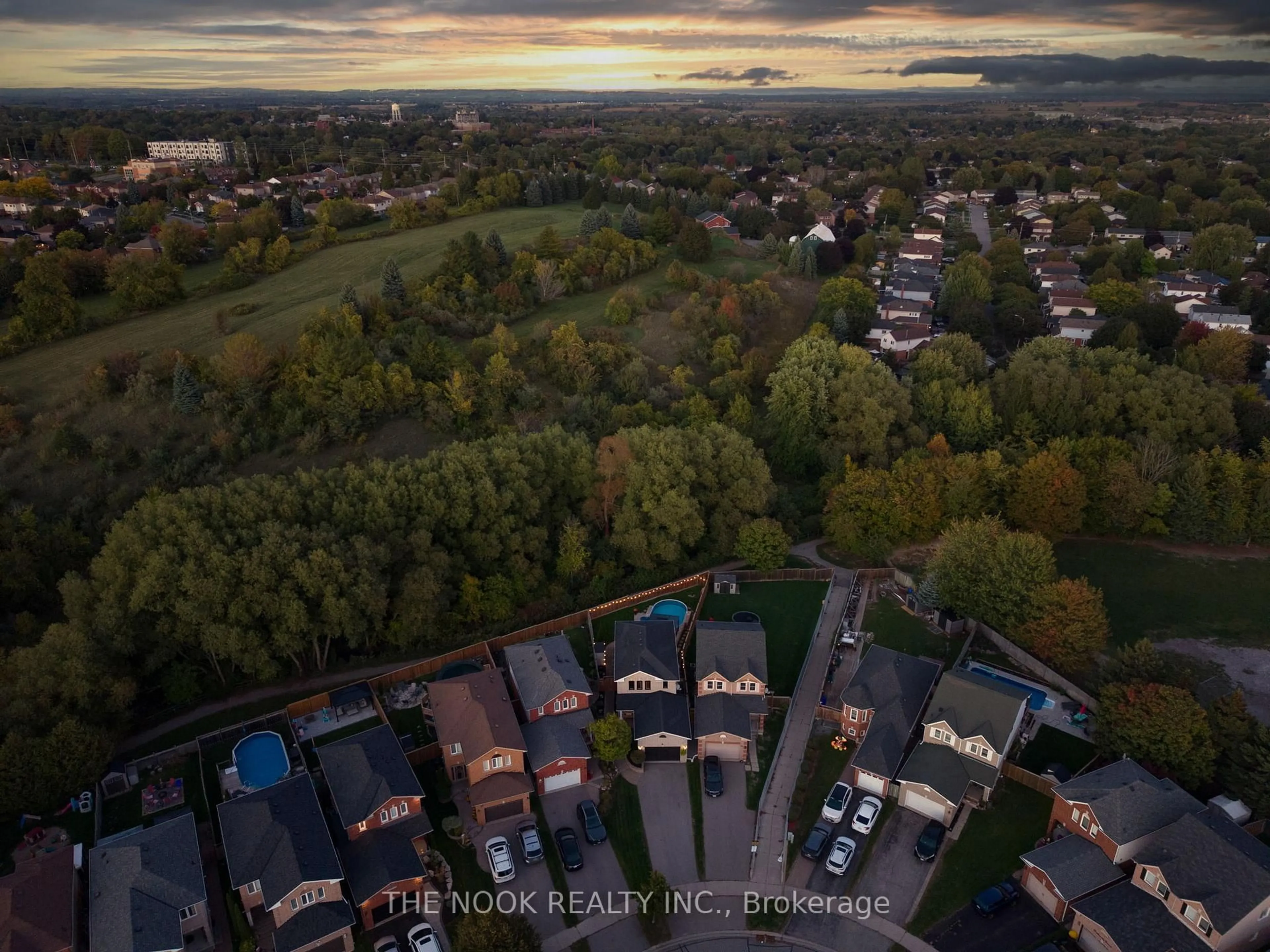 A pic from outside/outdoor area/front of a property/back of a property/a pic from drone, unknown for 33 Abernethy Cres, Clarington Ontario L1C 4Z1