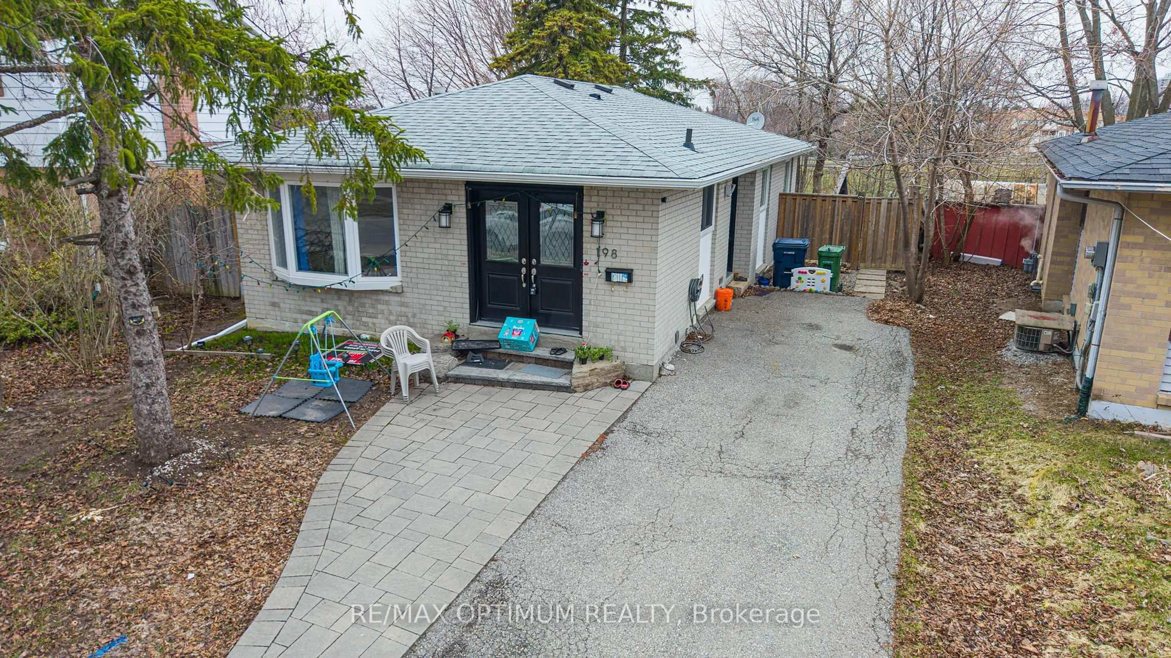 A pic from outside/outdoor area/front of a property/back of a property/a pic from drone, street for 198 Mammoth Hall Tr, Toronto Ontario M1B 1R1