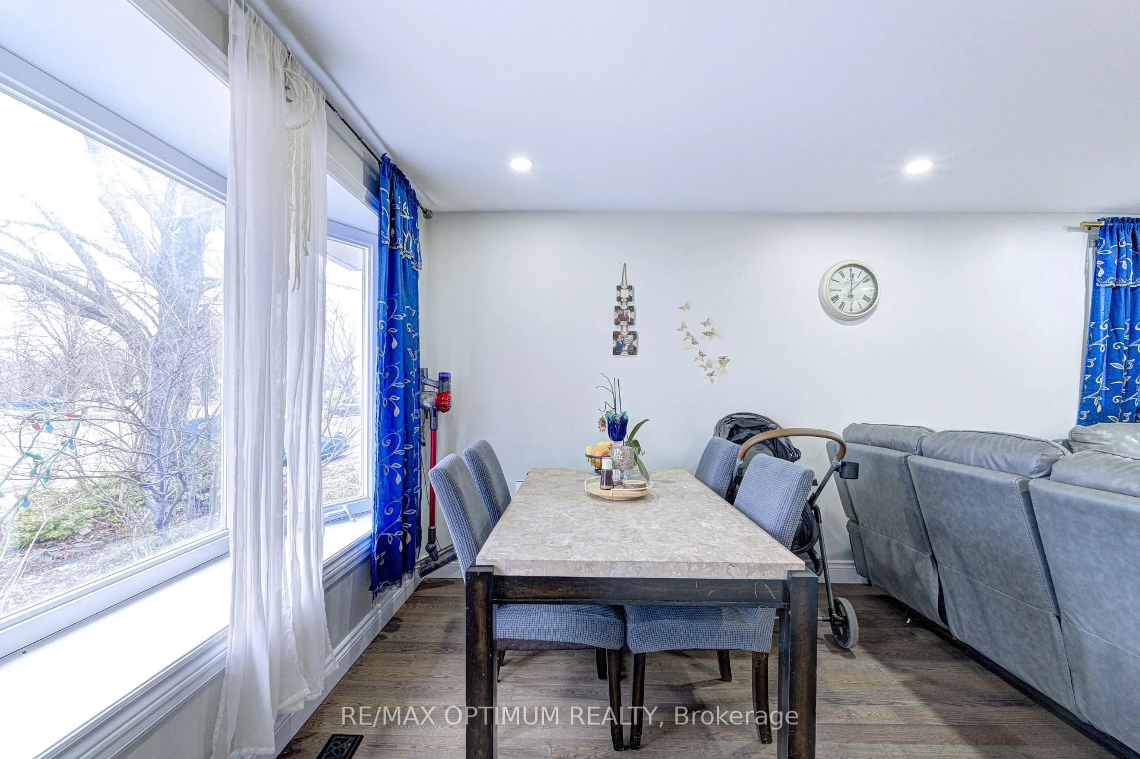 Dining room, wood/laminate floor for 198 Mammoth Hall Tr, Toronto Ontario M1B 1R1