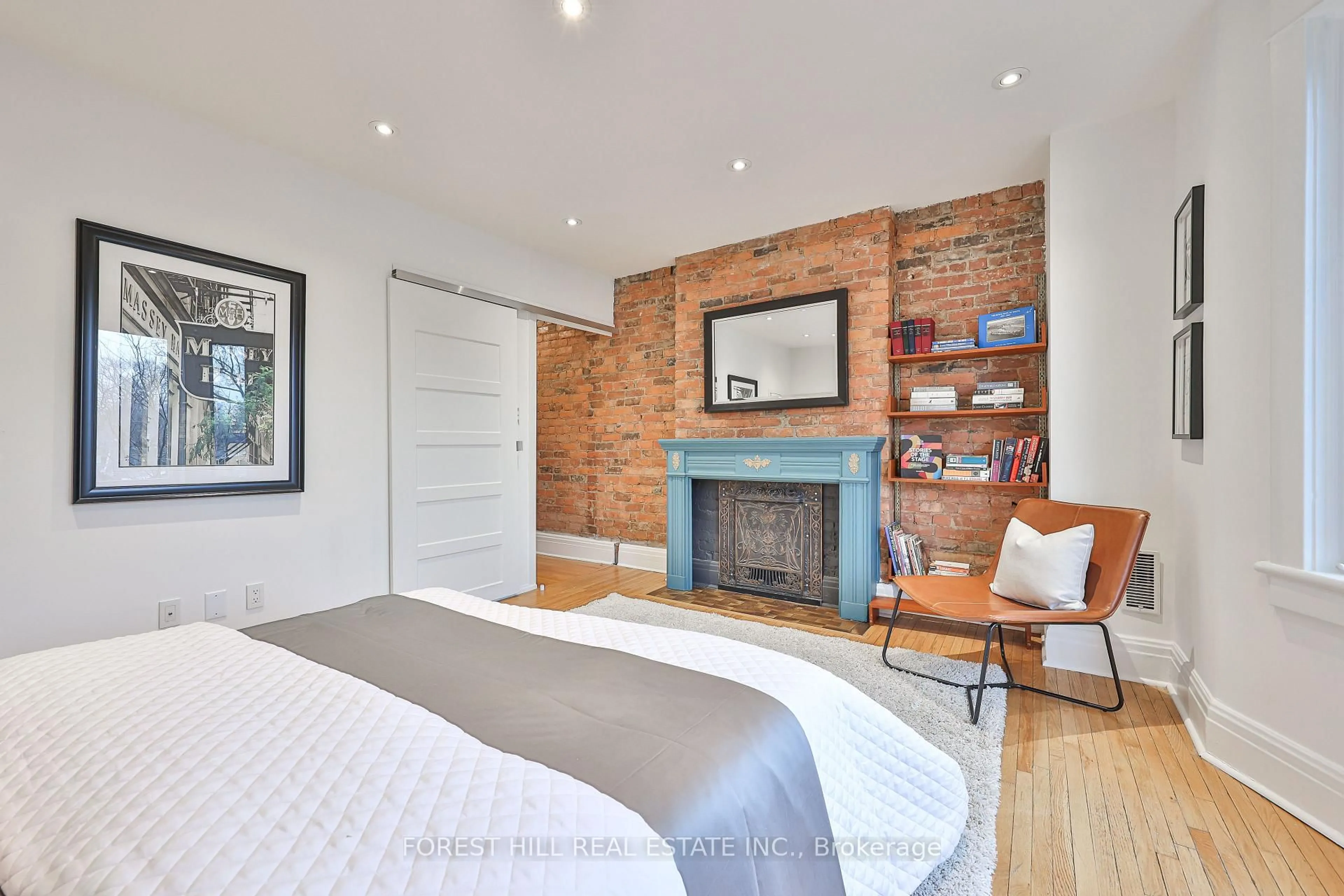 Bedroom with bed, unknown for 68 Sparkhall Ave, Toronto Ontario M4K 1G6