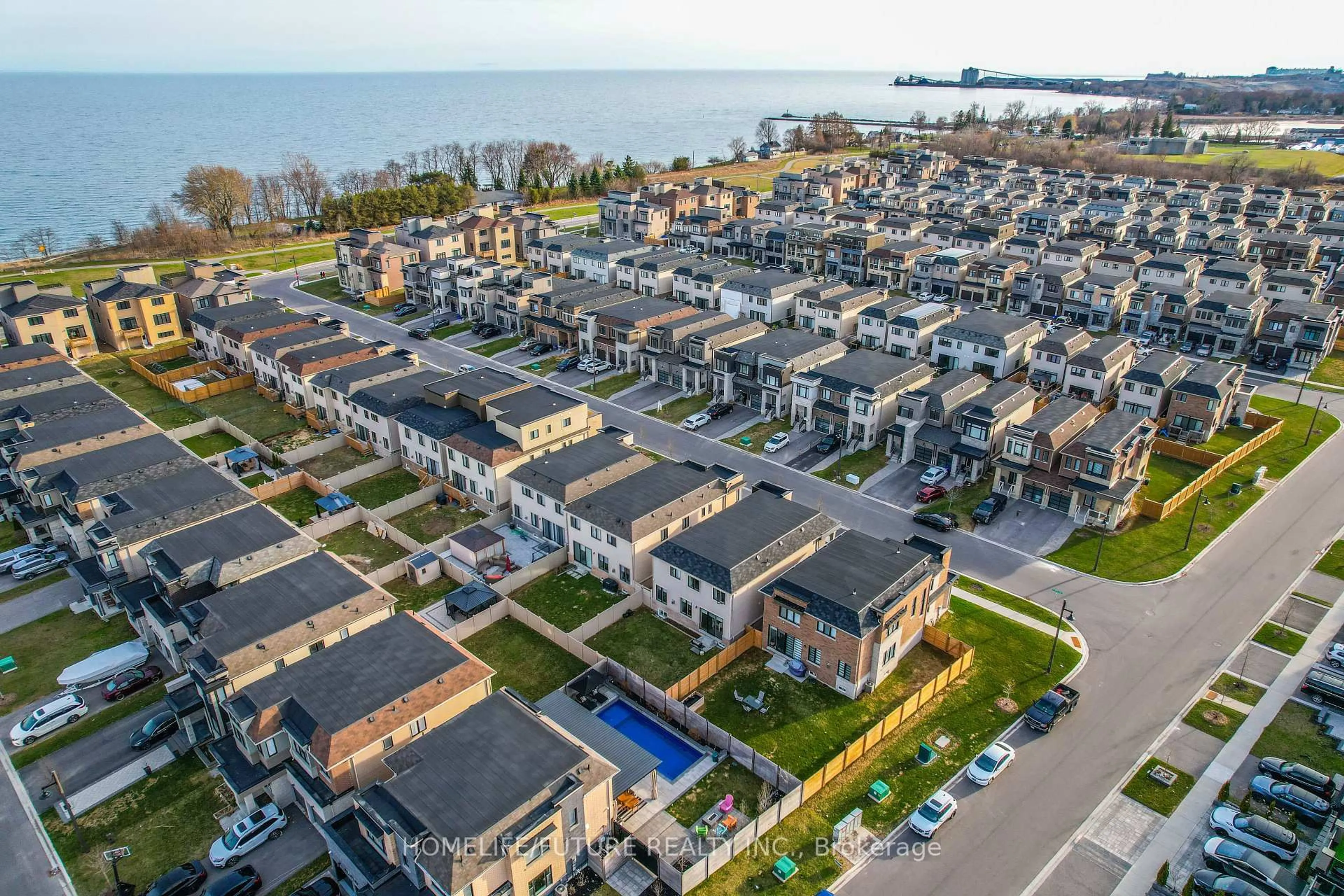 A pic from outside/outdoor area/front of a property/back of a property/a pic from drone, street for 47 Clipper Lane, Clarington Ontario L1C 4B1