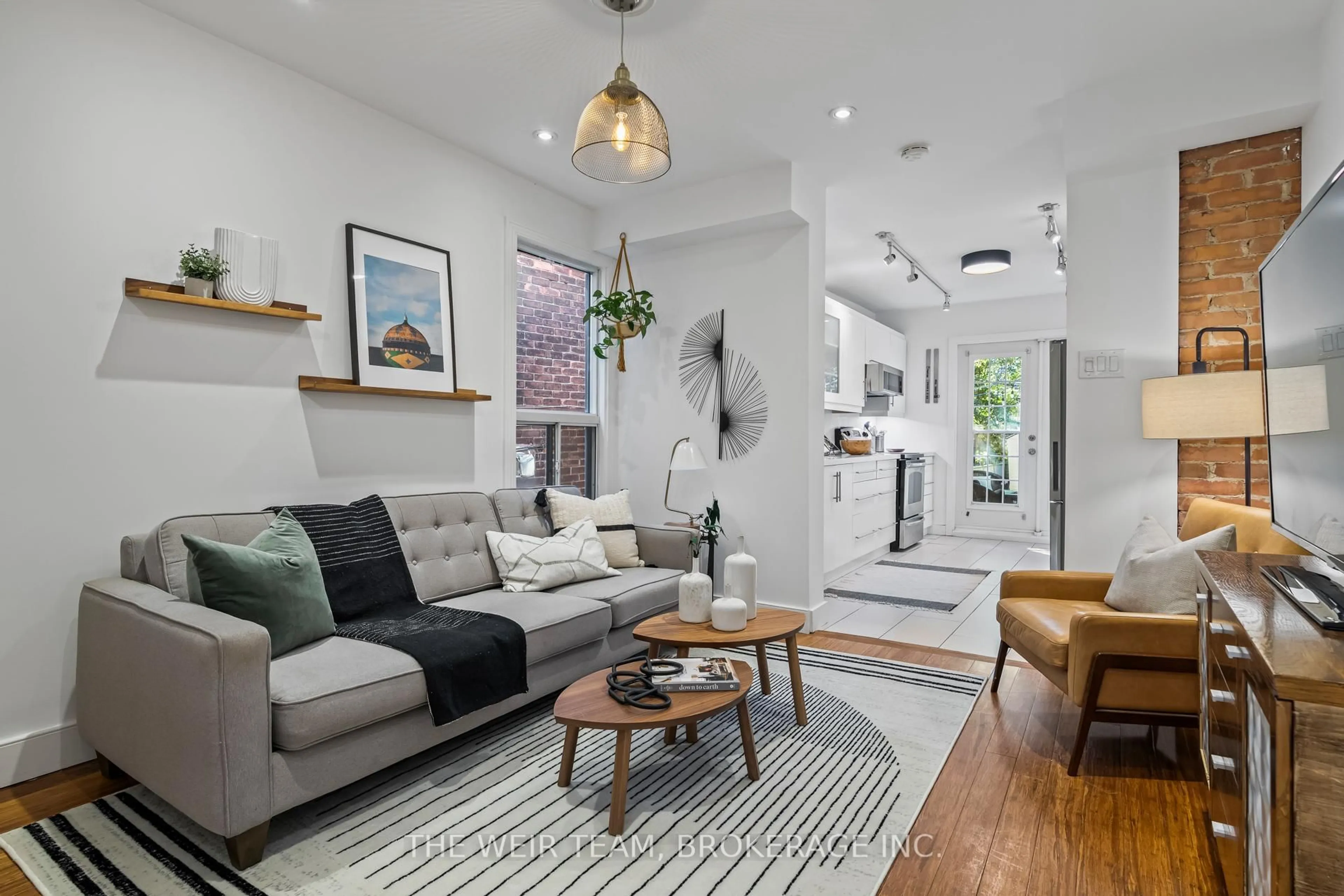 Living room with furniture, unknown for 612 Woodbine Ave, Toronto Ontario M4E 2J9