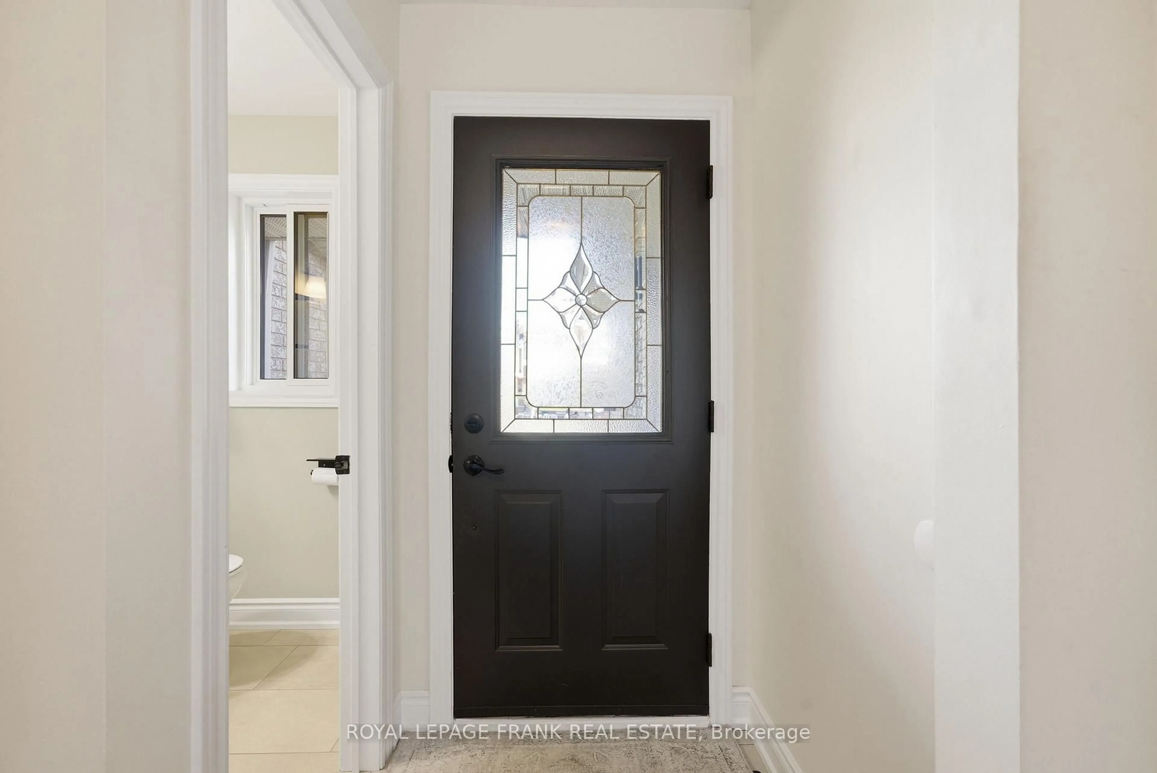Indoor entryway for 101 Trewin Lane, Clarington Ontario L1C 4X3