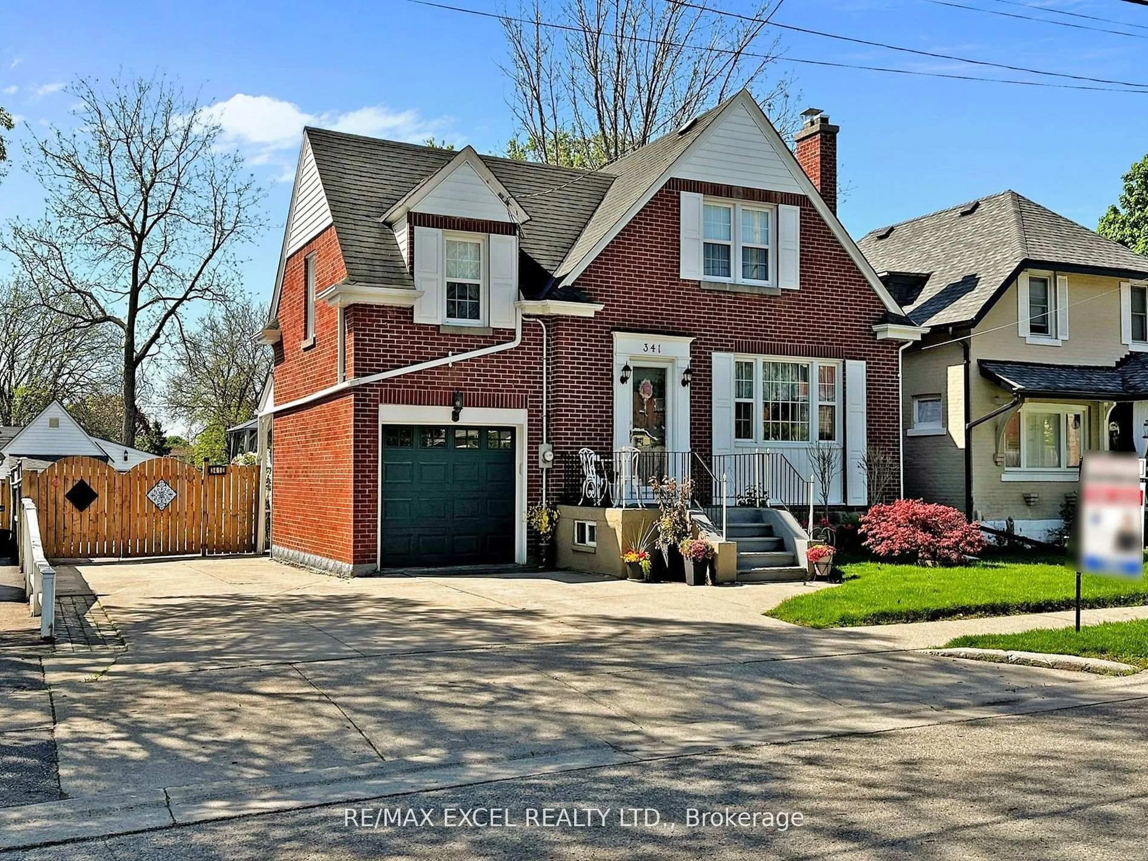 Home with brick exterior material, street for 341 Richmond St, Oshawa Ontario L1G 1E8