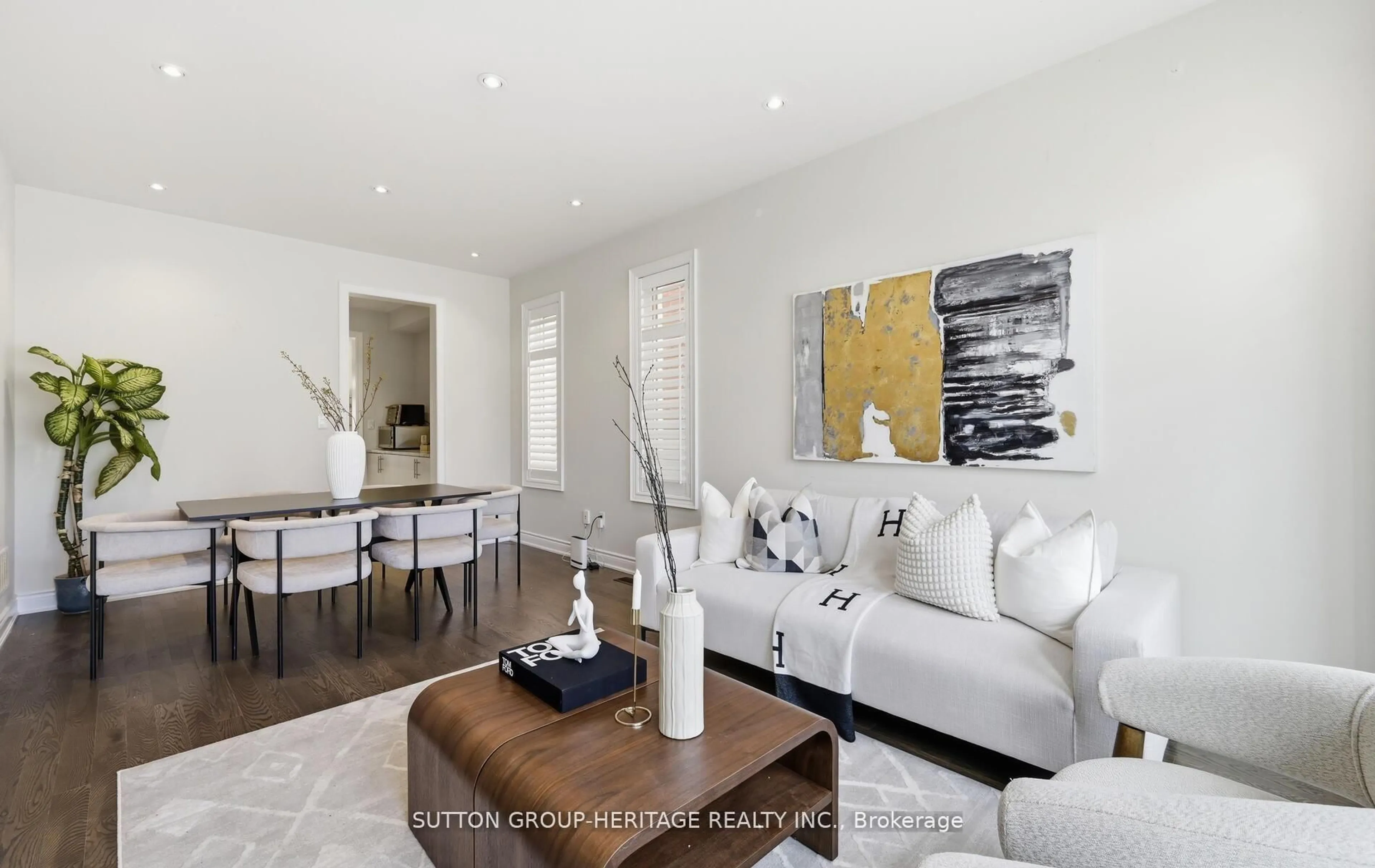 Living room with furniture, wood/laminate floor for 522 Cliffview Rd, Pickering Ontario L1W 2N8