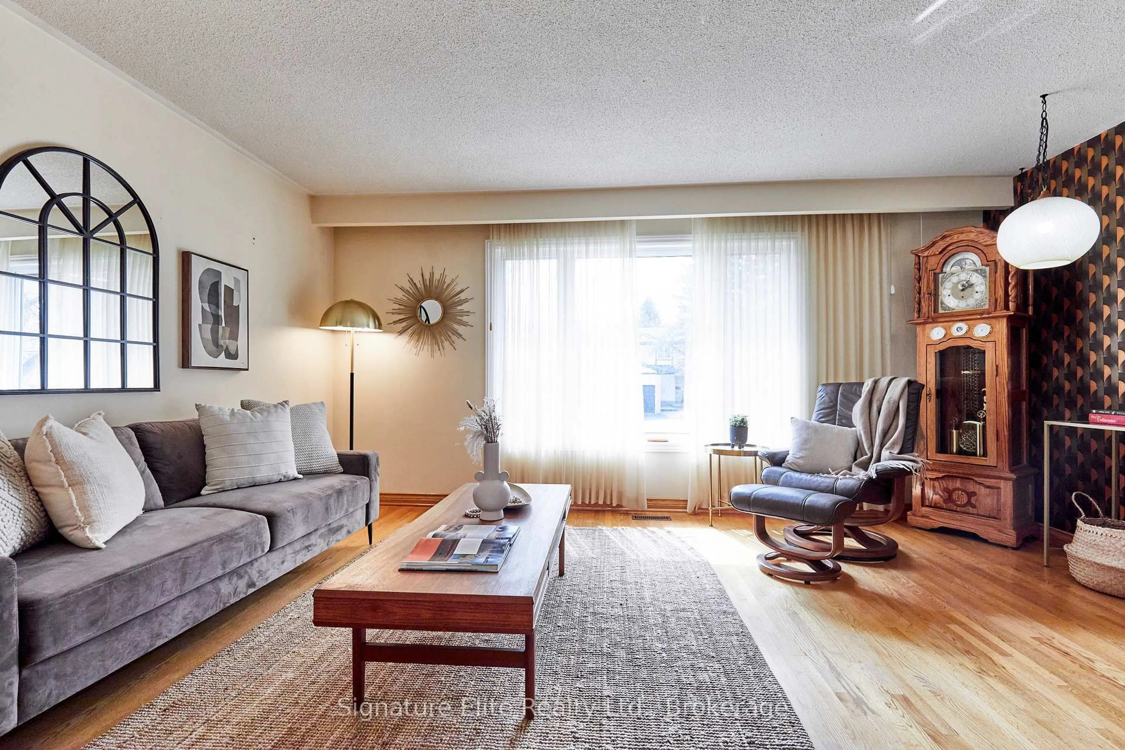 Living room with furniture, unknown for 34 Tilley Dr, Toronto Ontario M1C 2G2