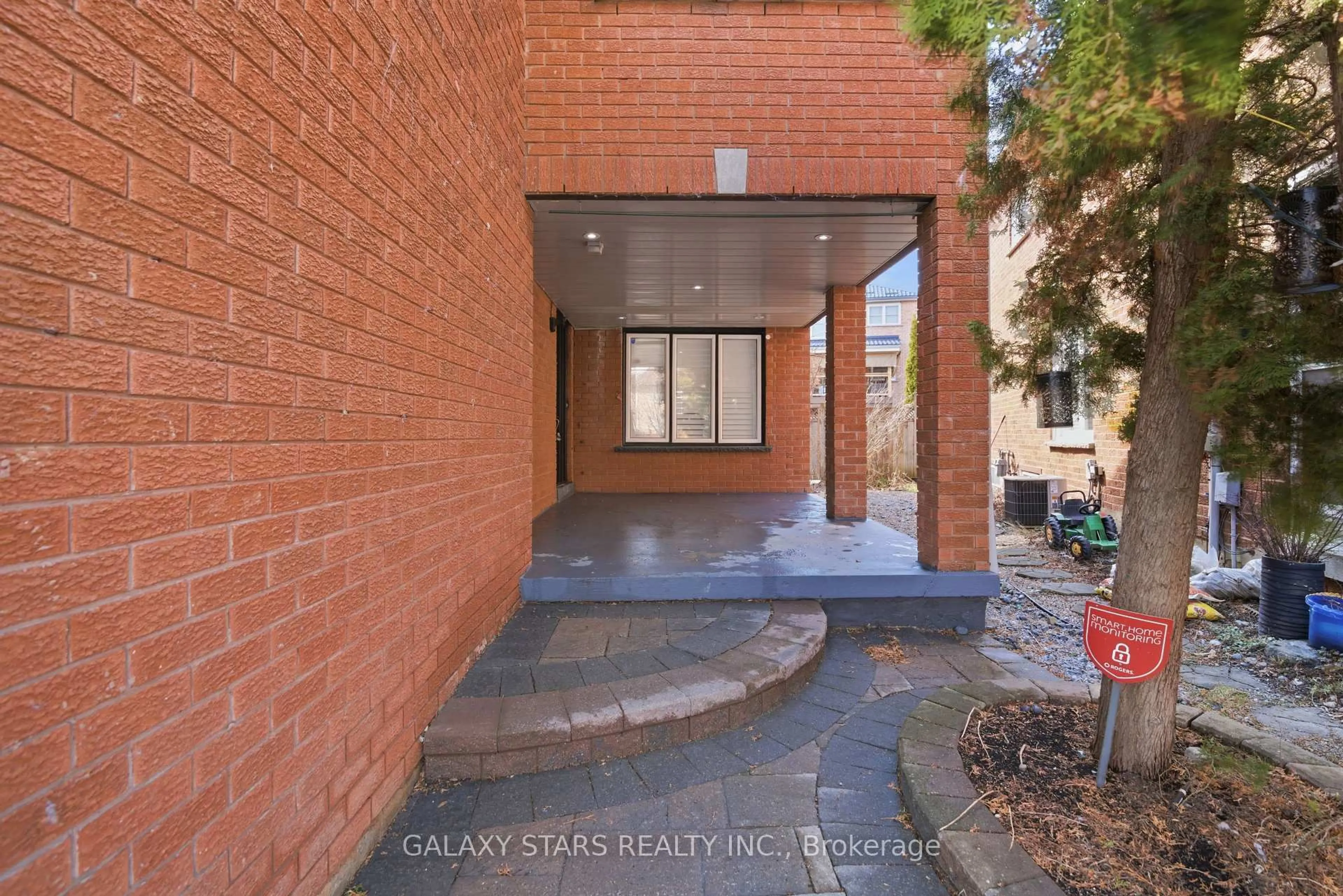 Unknown for 27 Mcinnes Cres, Toronto Ontario M1B 5E9