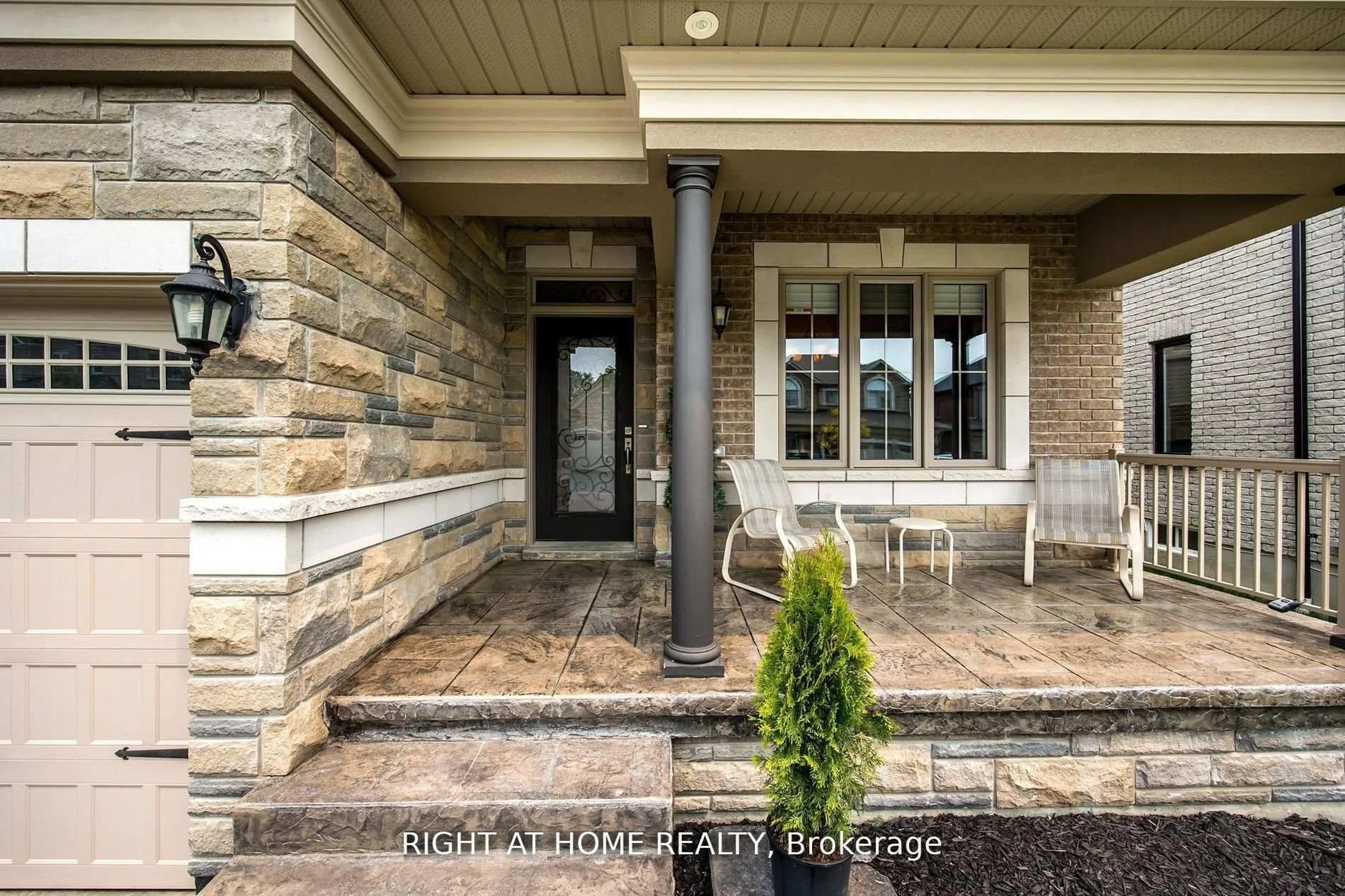 Unknown for 25 CHARTERHOUSE Dr, Whitby Ontario L1R 3R8